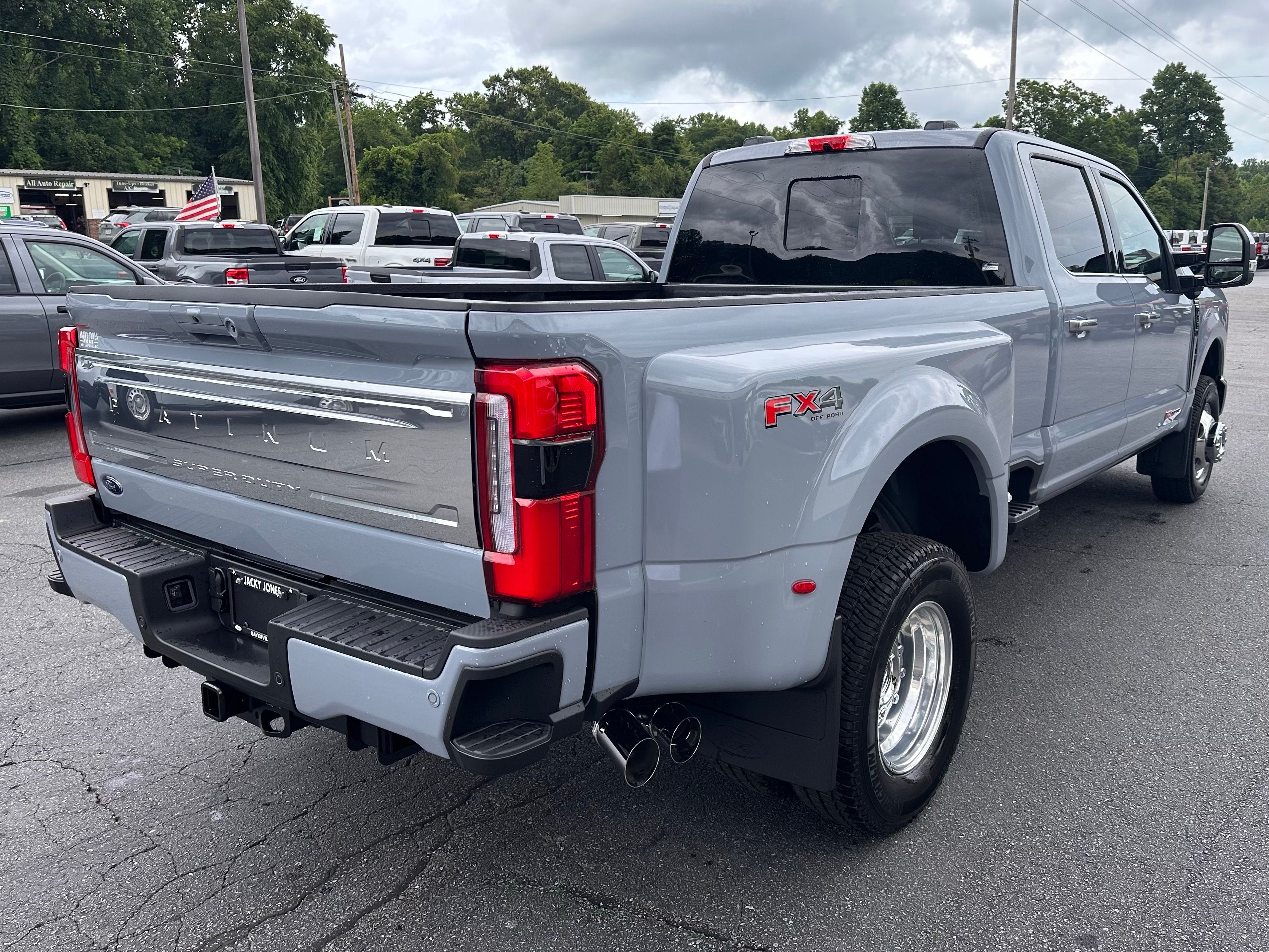 2026 Ford Super Duty F-350 DRW Platinum