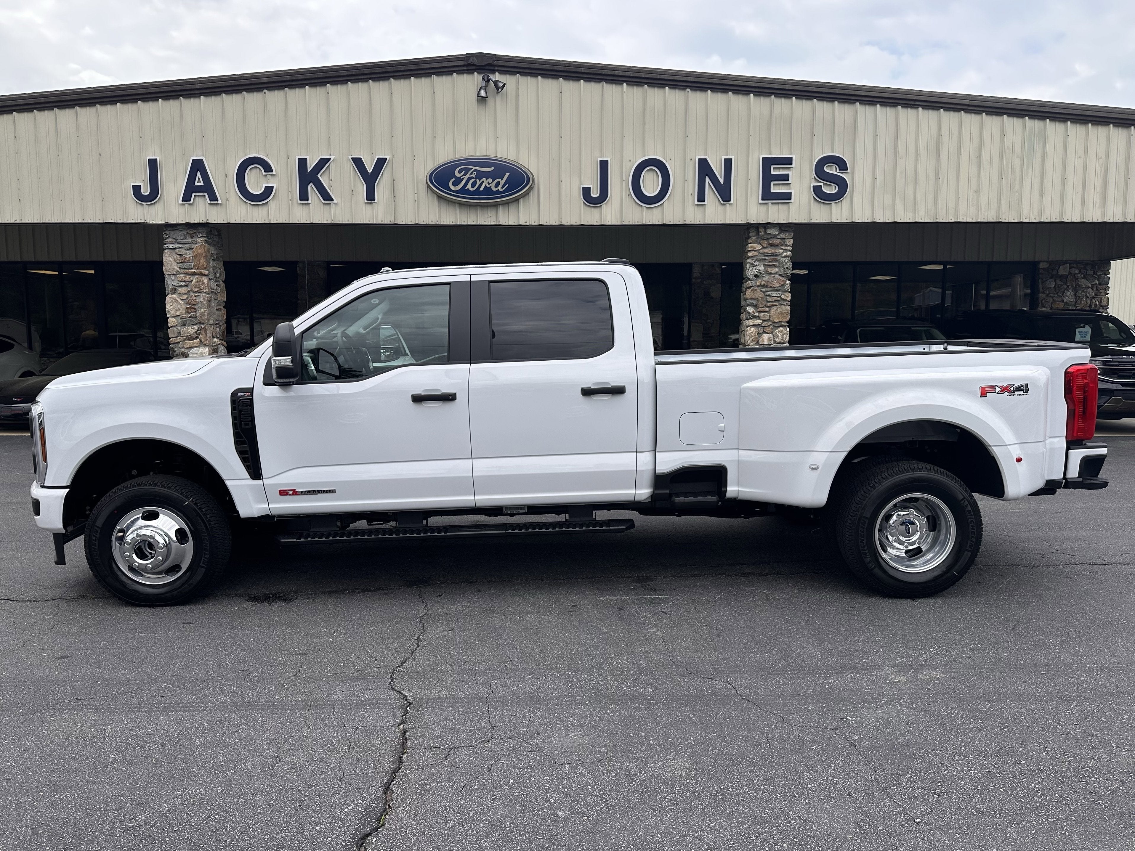 2026 Ford Super Duty F-350 DRW XL