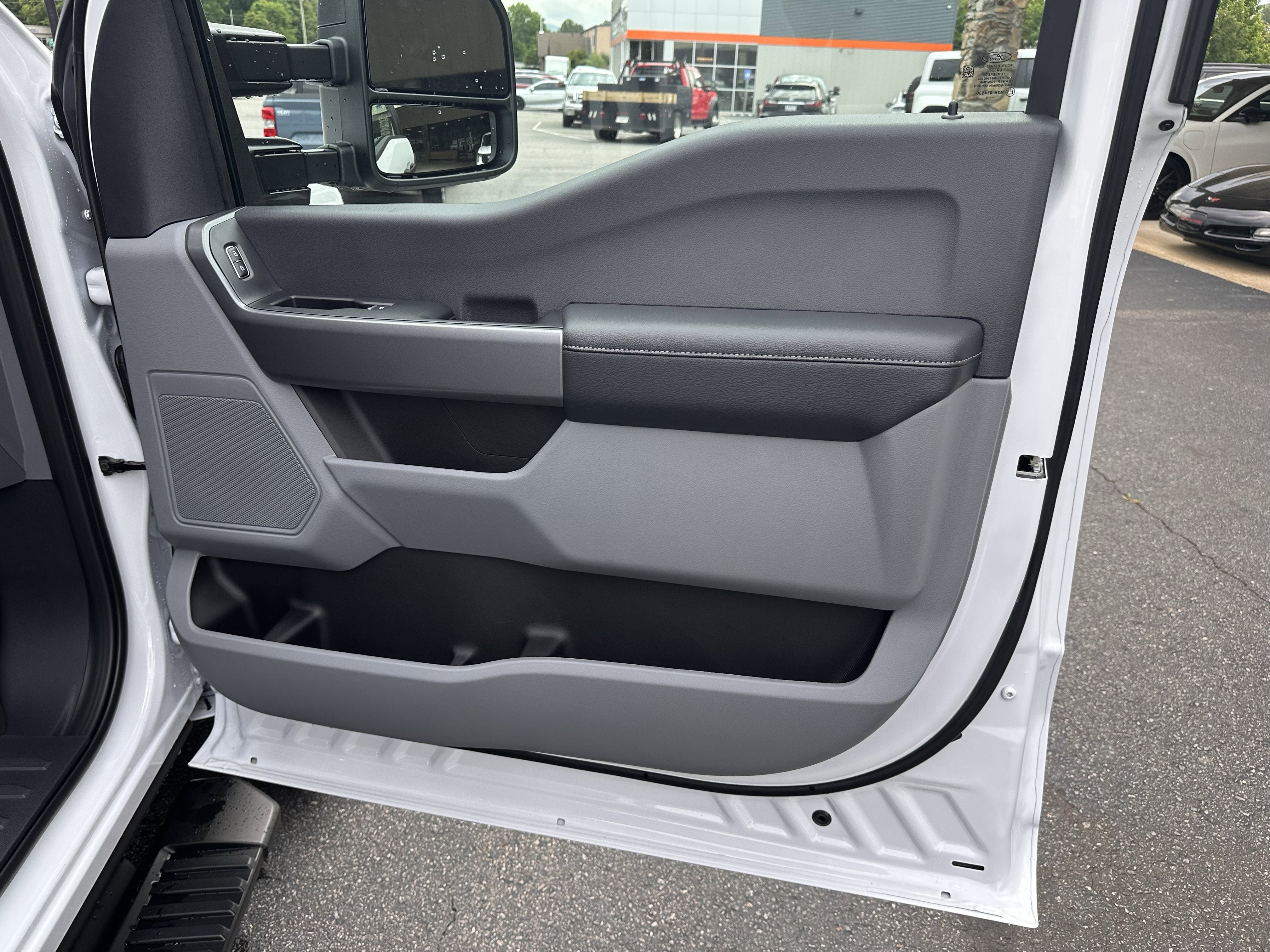 2026 Ford Super Duty F-350 DRW XL