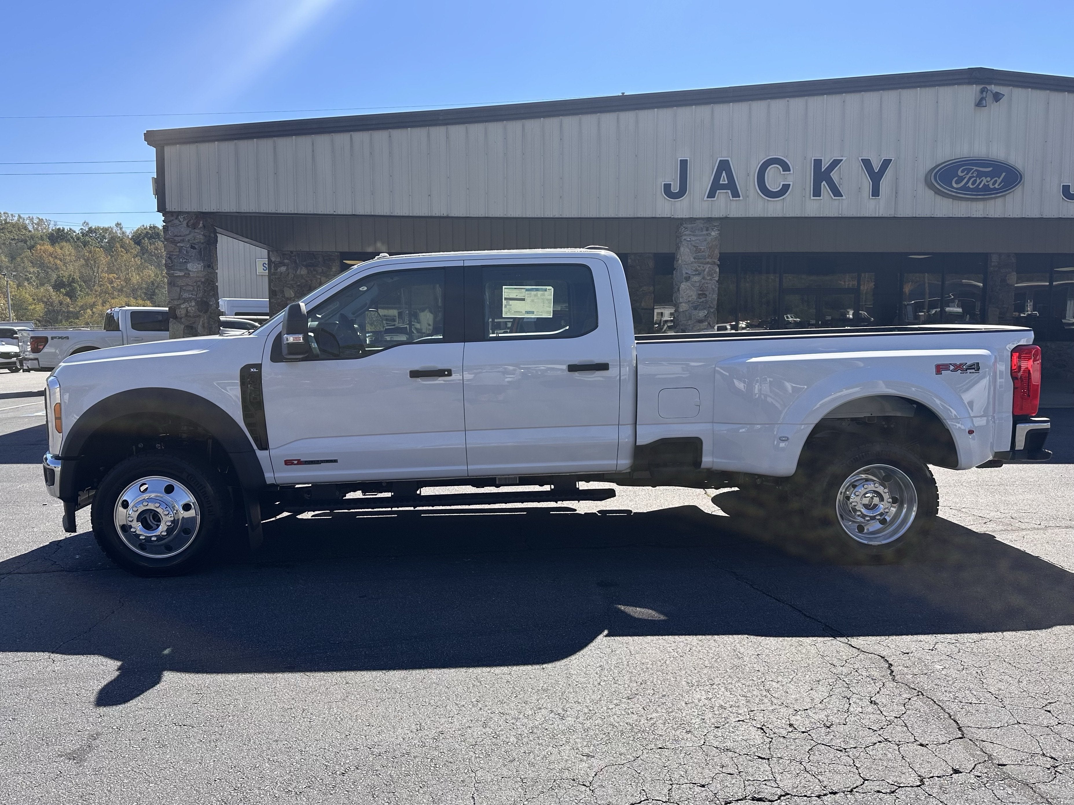 2027 Ford Super Duty F-450 DRW XL