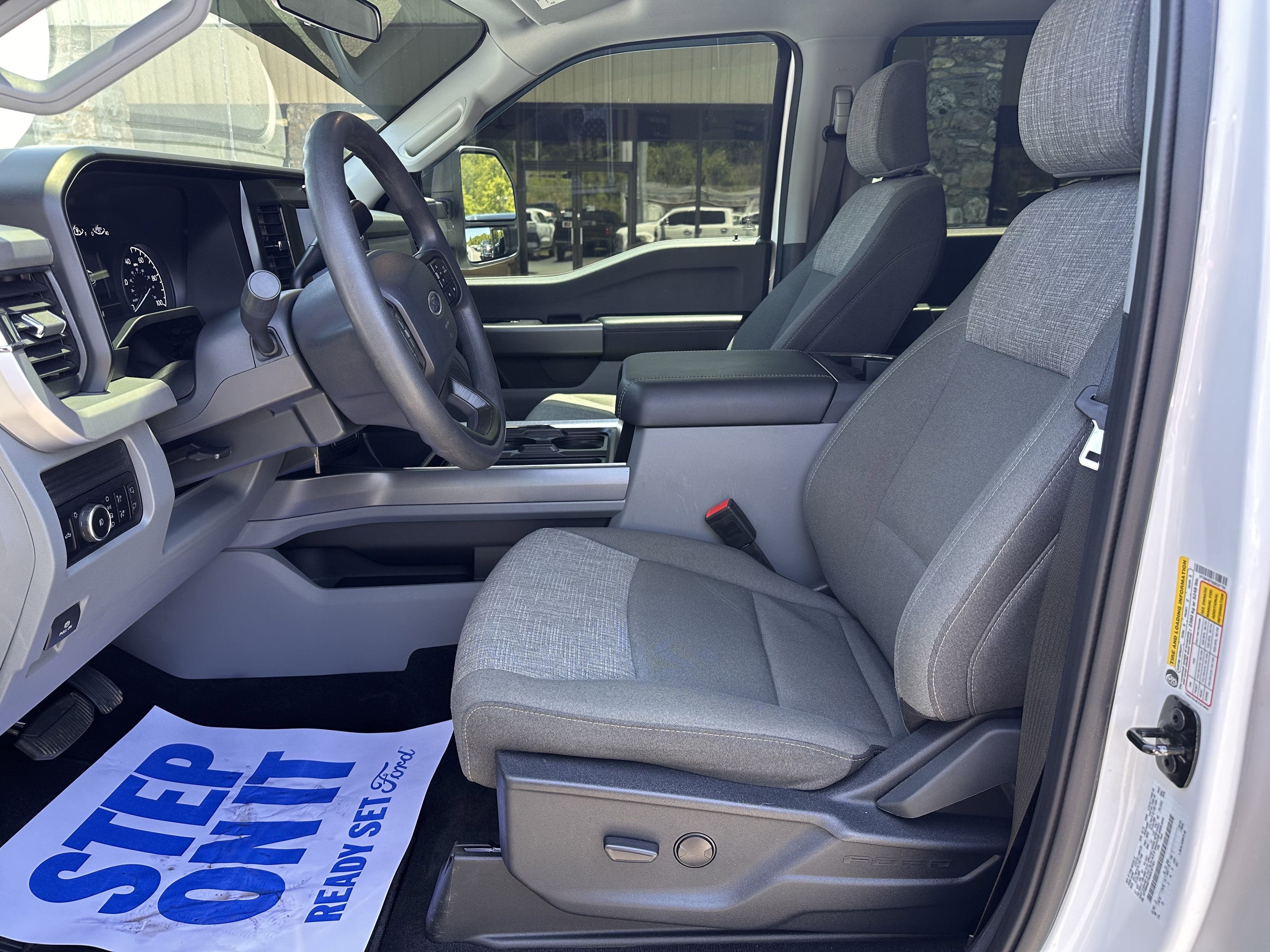 2025 Ford Super Duty F-450 XLT