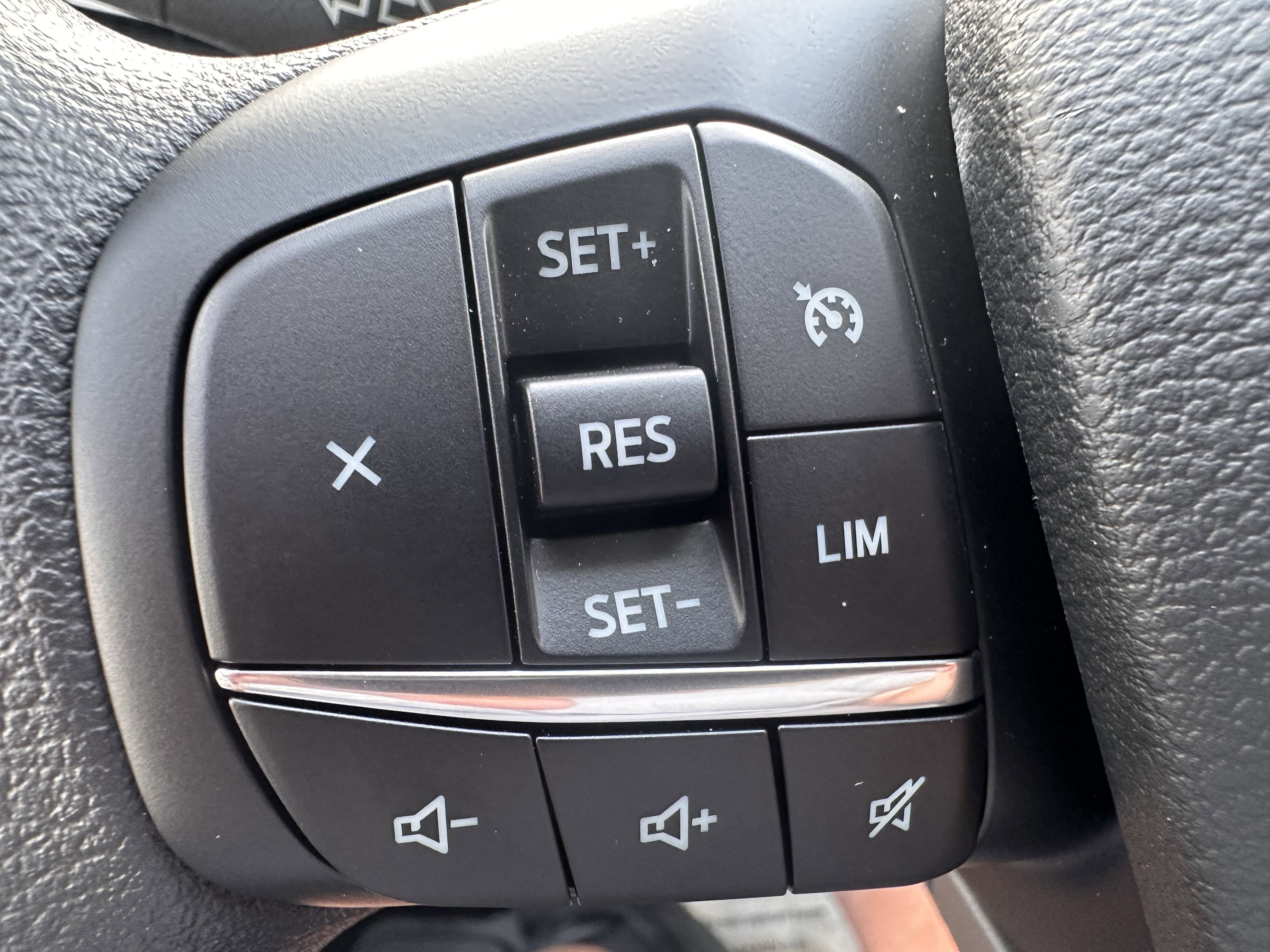 2025 Ford Transit MR Cargo Van XL