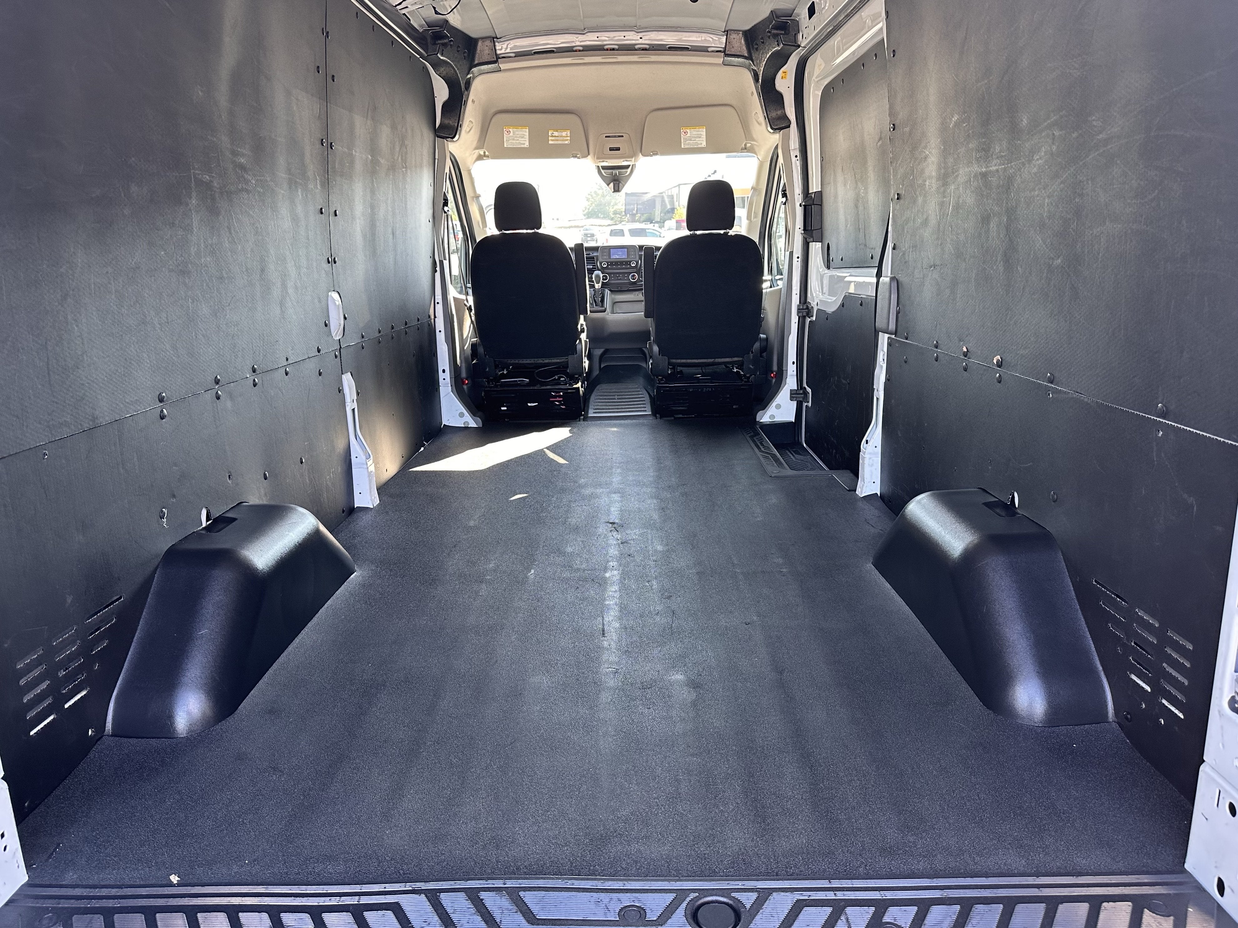 2024 Ford Transit Cargo Van T-250 148" Med Rf 9070 GVWR AWD