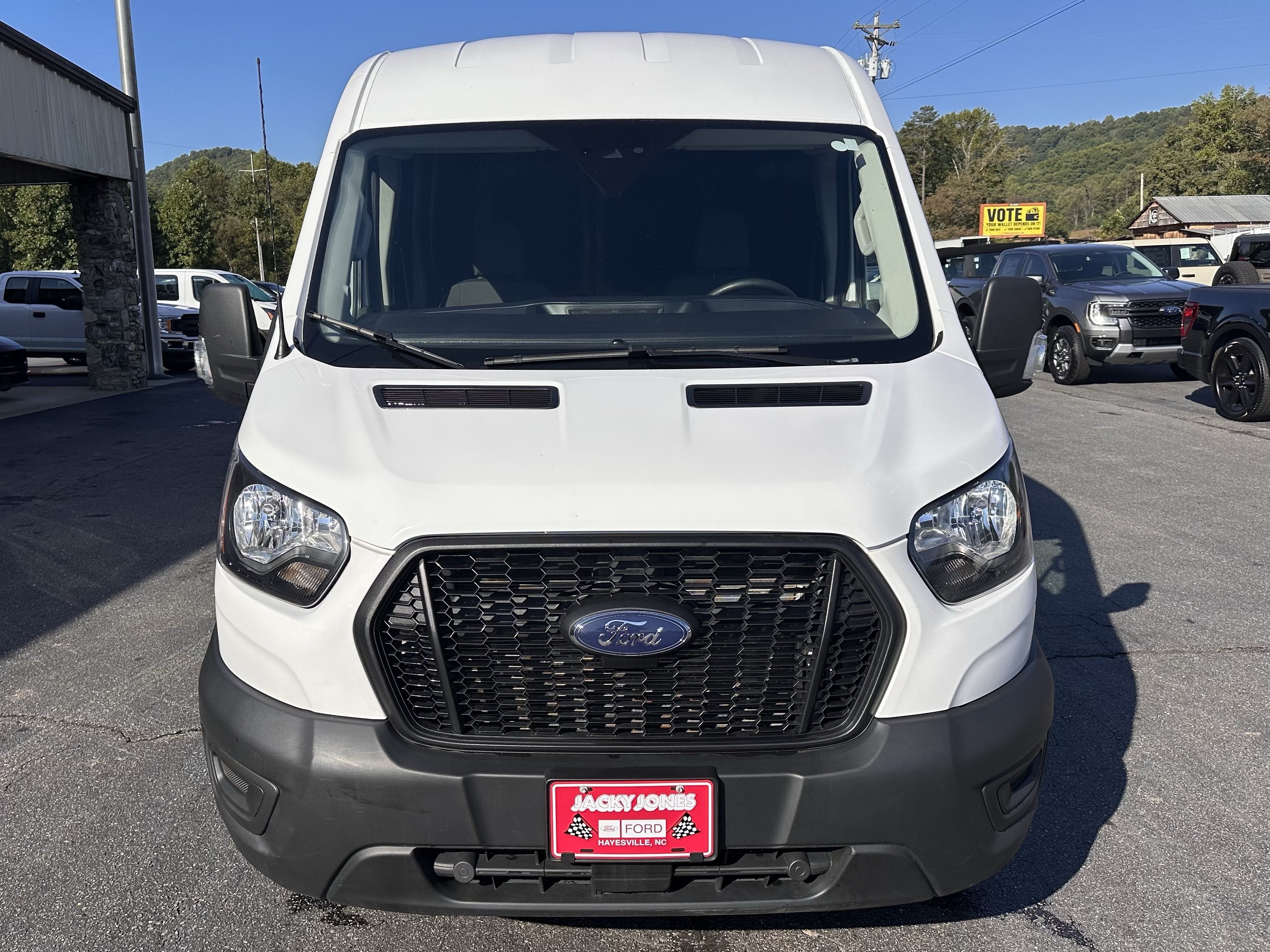 2024 Ford Transit Cargo Van T-250 148" Med Rf 9070 GVWR AWD