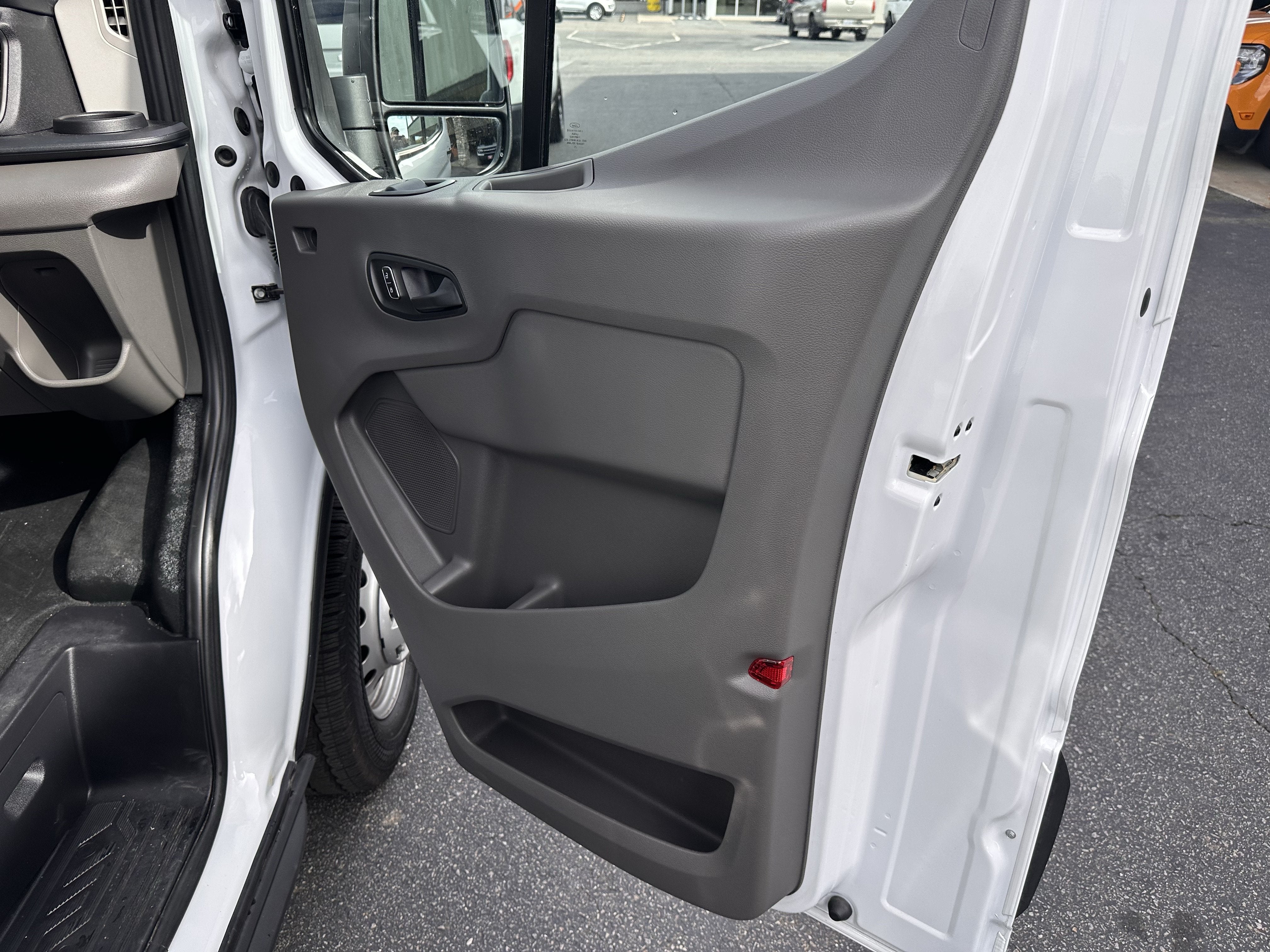 2025 Ford Transit Cargo Van T-250 148" Med Rf 9070 GVWR AWD