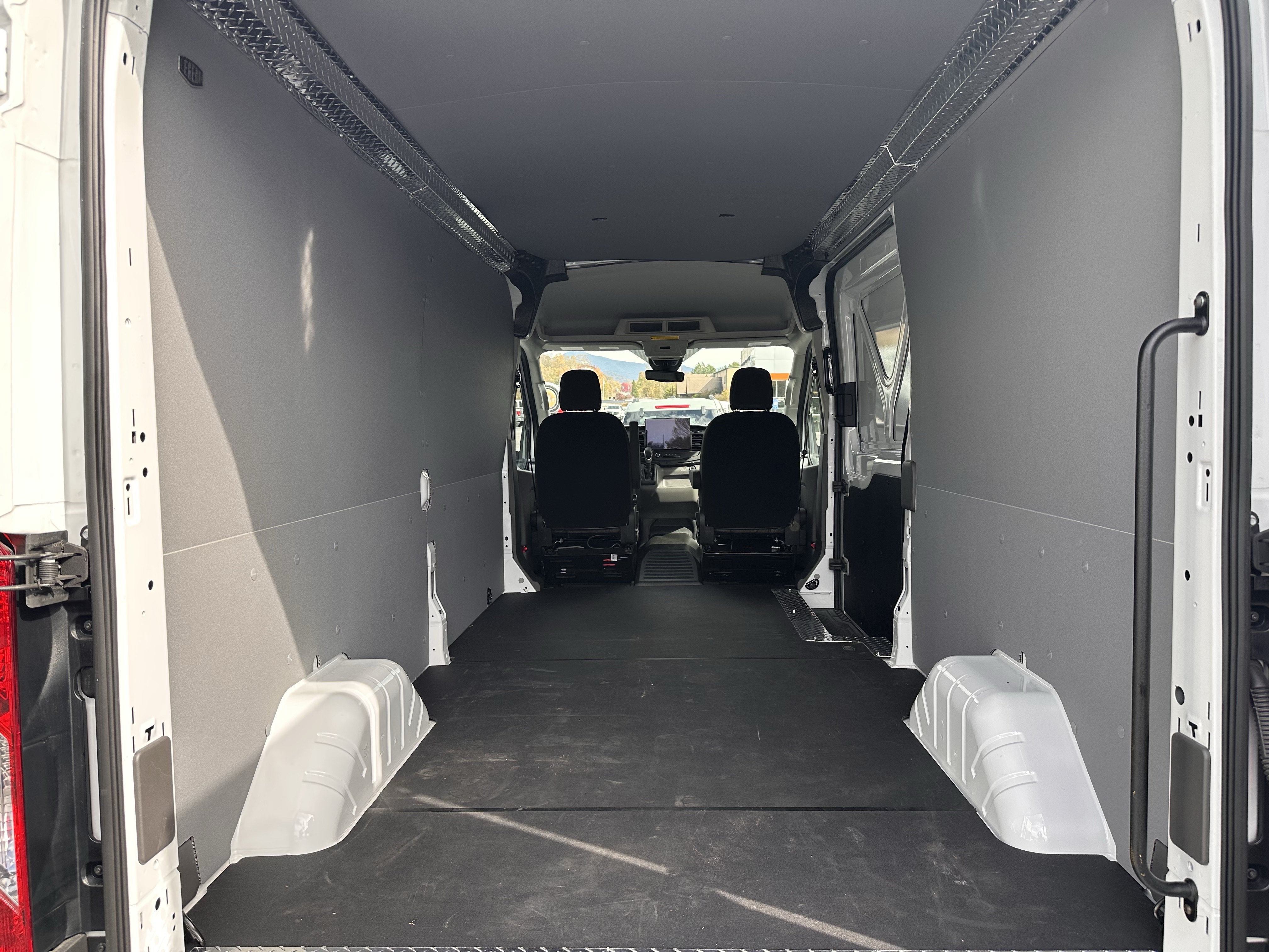 2025 Ford Transit Cargo Van T-250 148" Med Rf 9070 GVWR AWD