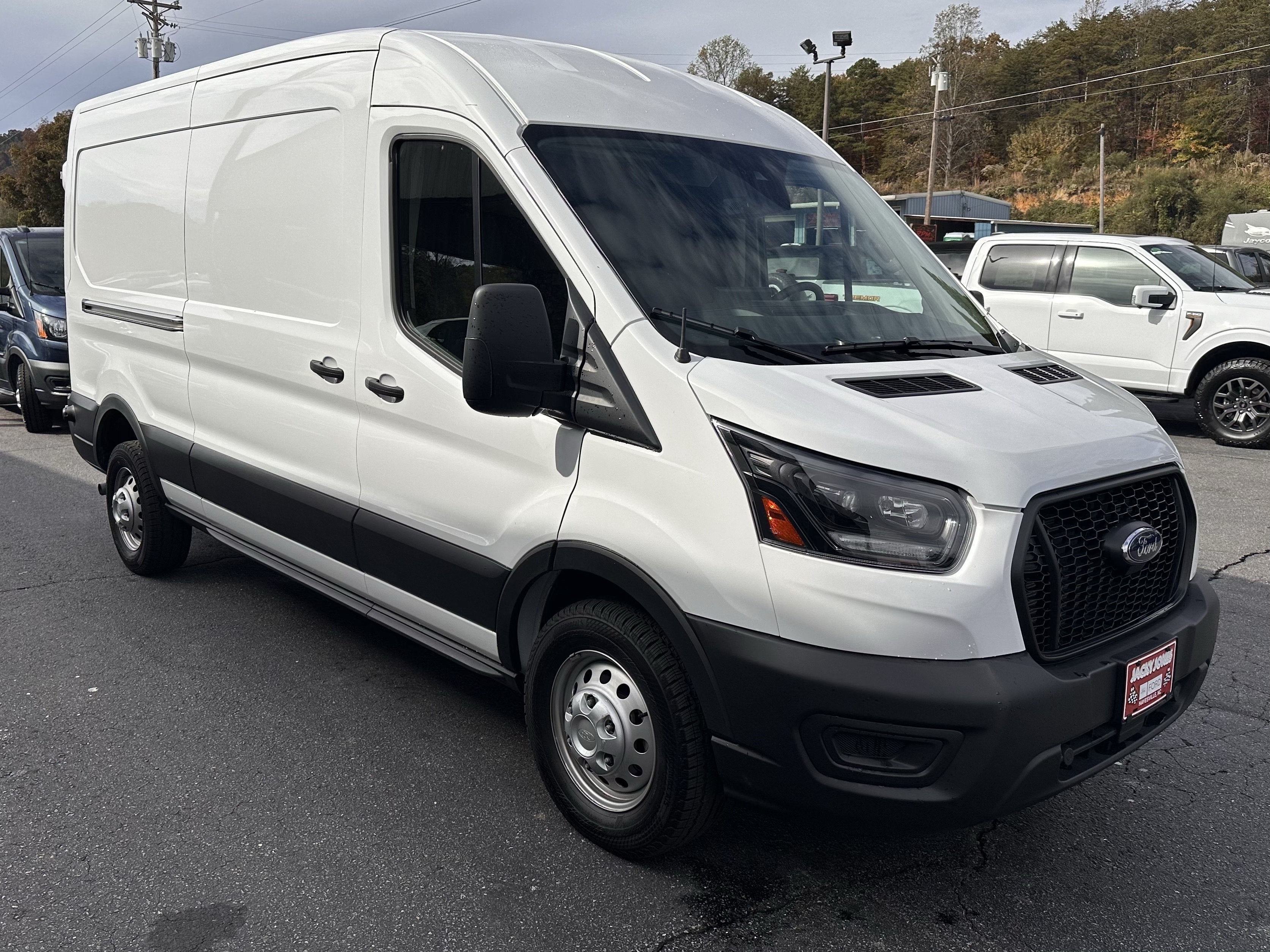 2025 Ford Transit Cargo Van T-250 148" Med Rf 9070 GVWR AWD