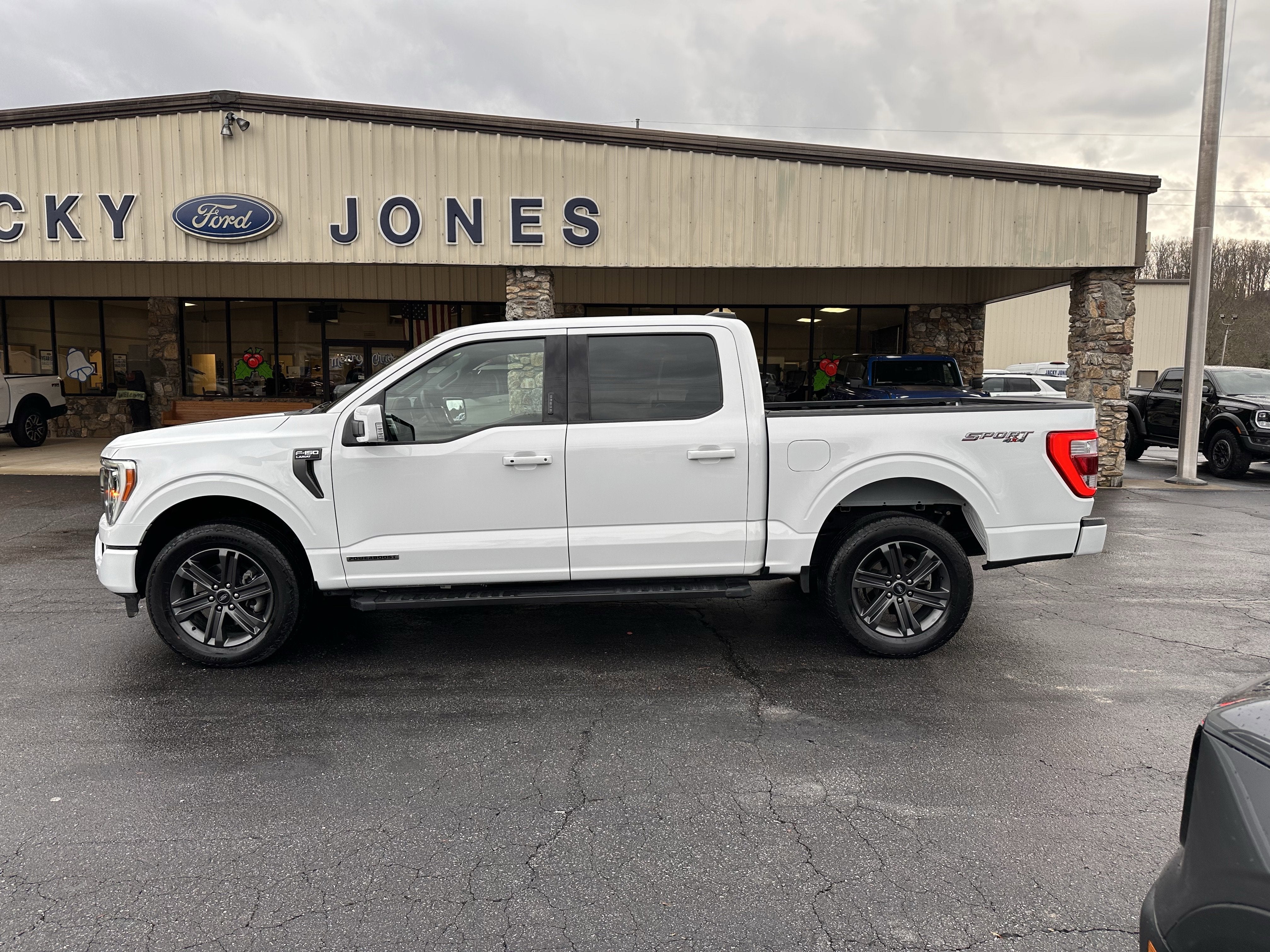 2023 Ford F-150 LARIAT