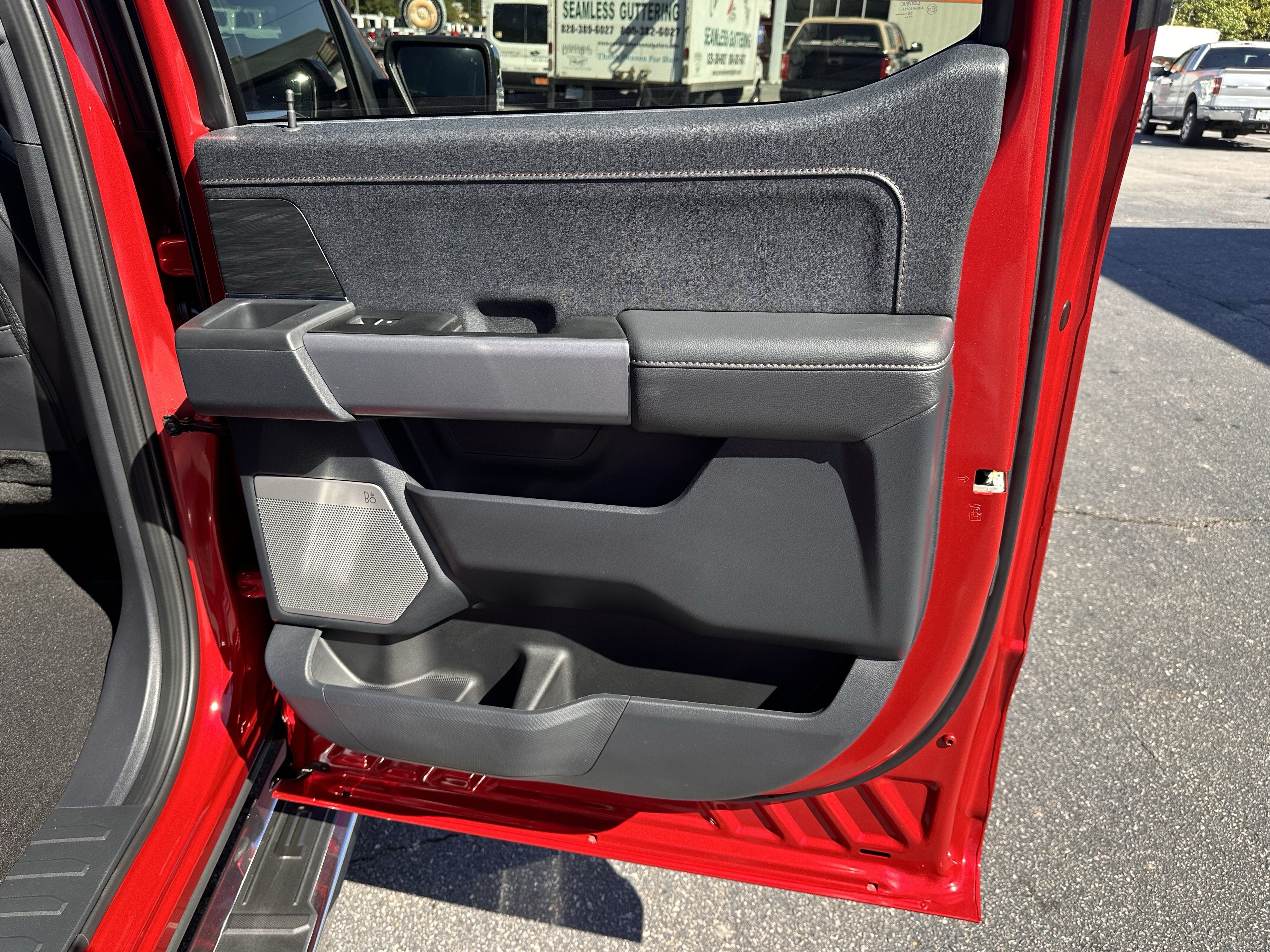 2025 Ford F-150 Lariat Powerboost