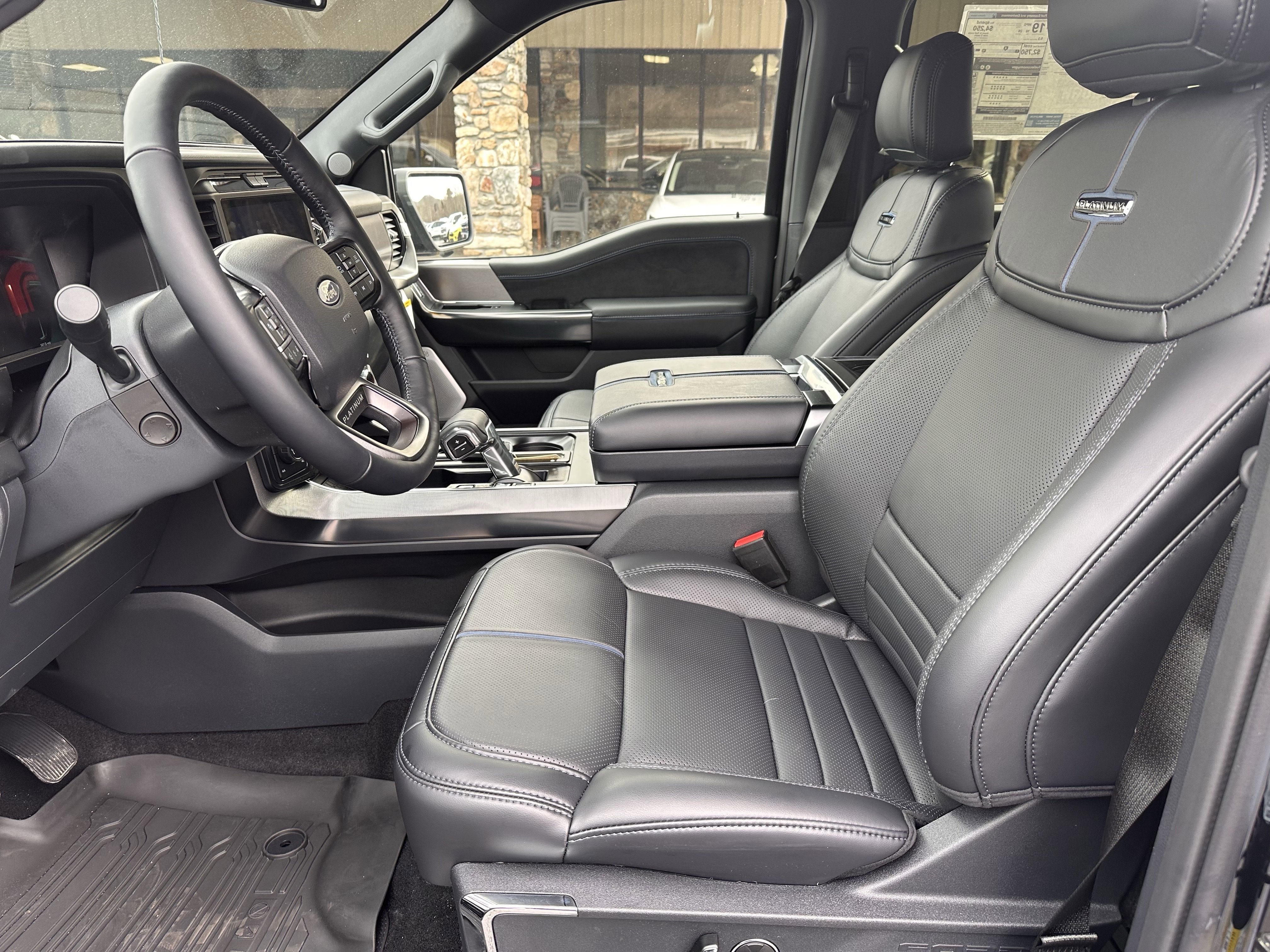 2025 Ford F-150 Platinum