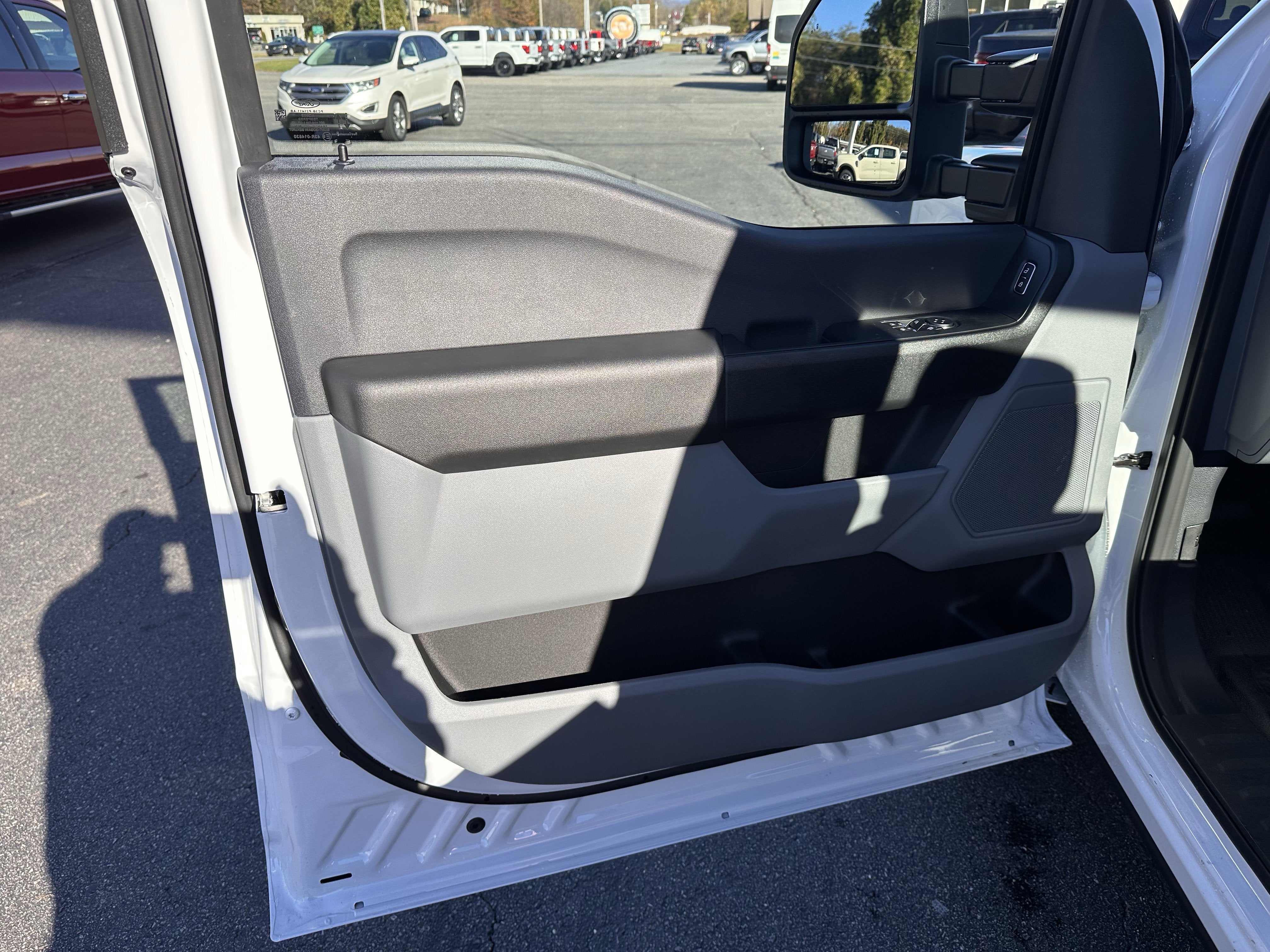 2026 Ford Super Duty F-350 DRW XL