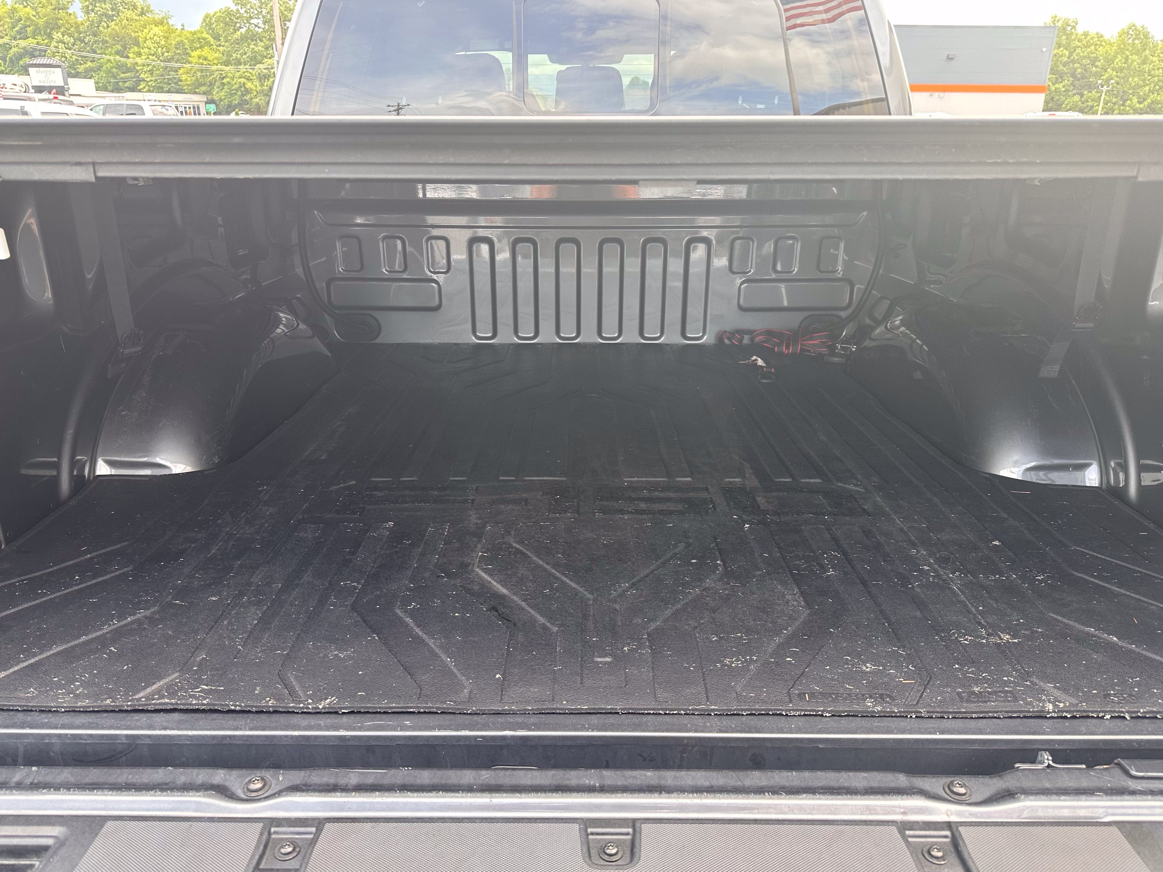 2023 Ford F-150 Lightning LARIAT
