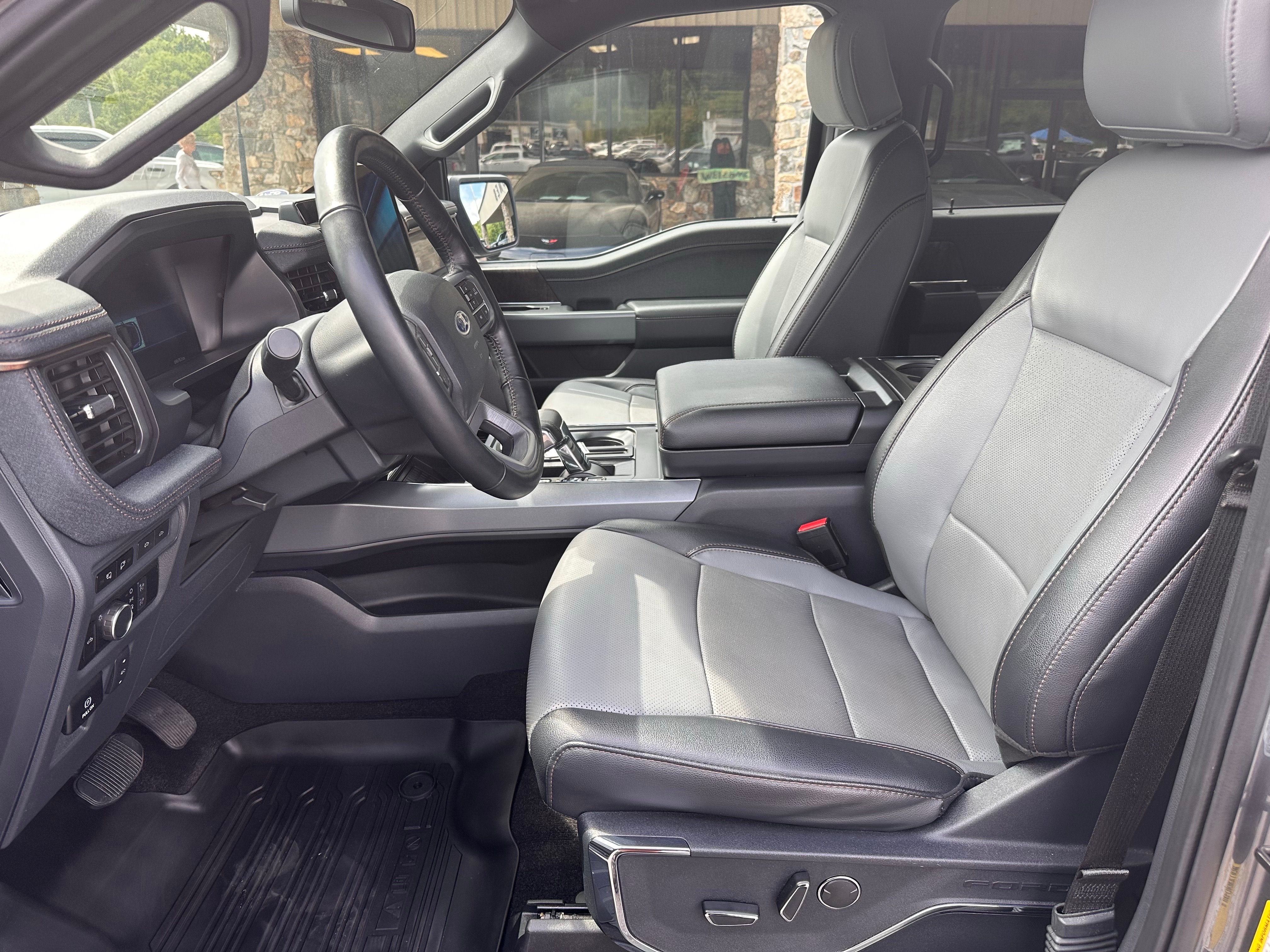 2023 Ford F-150 Lightning LARIAT
