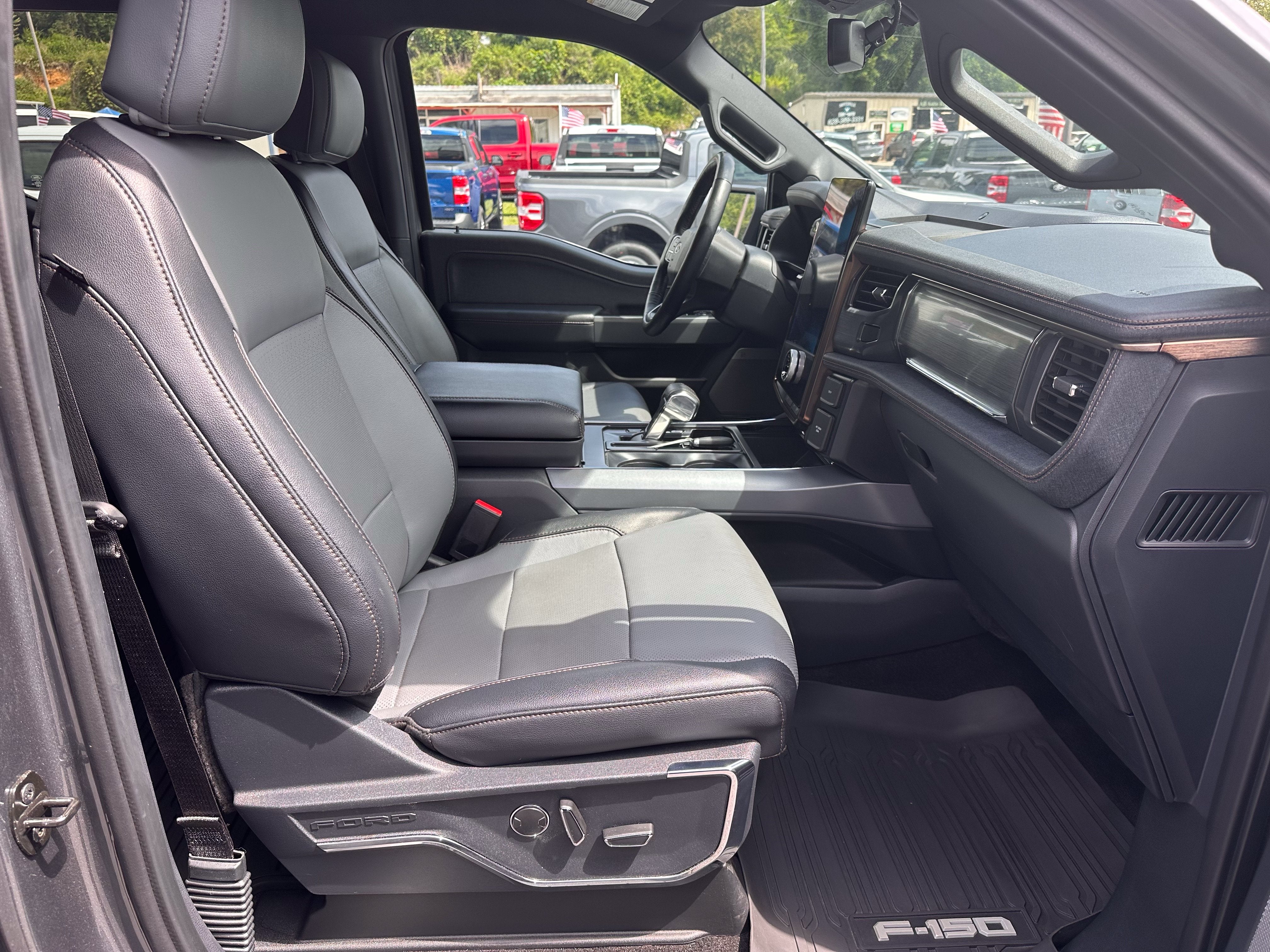 2023 Ford F-150 Lightning LARIAT