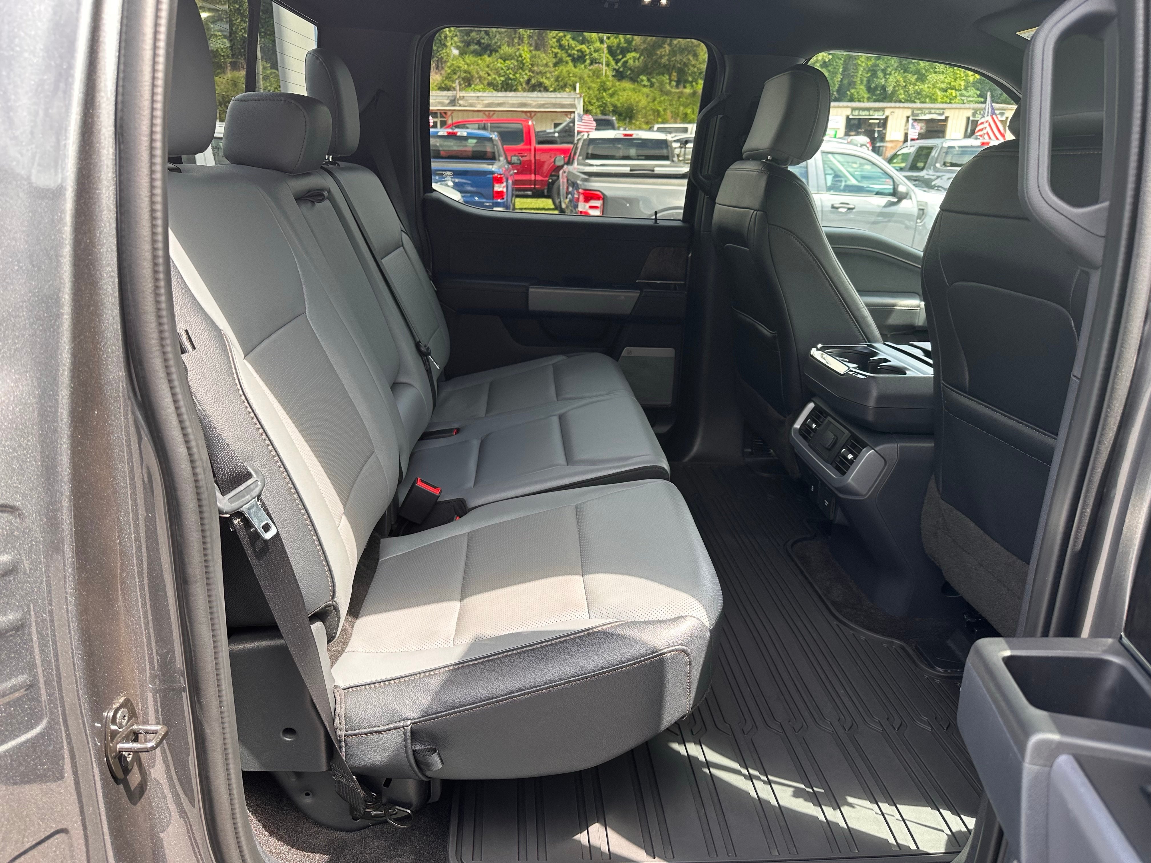 2023 Ford F-150 Lightning LARIAT