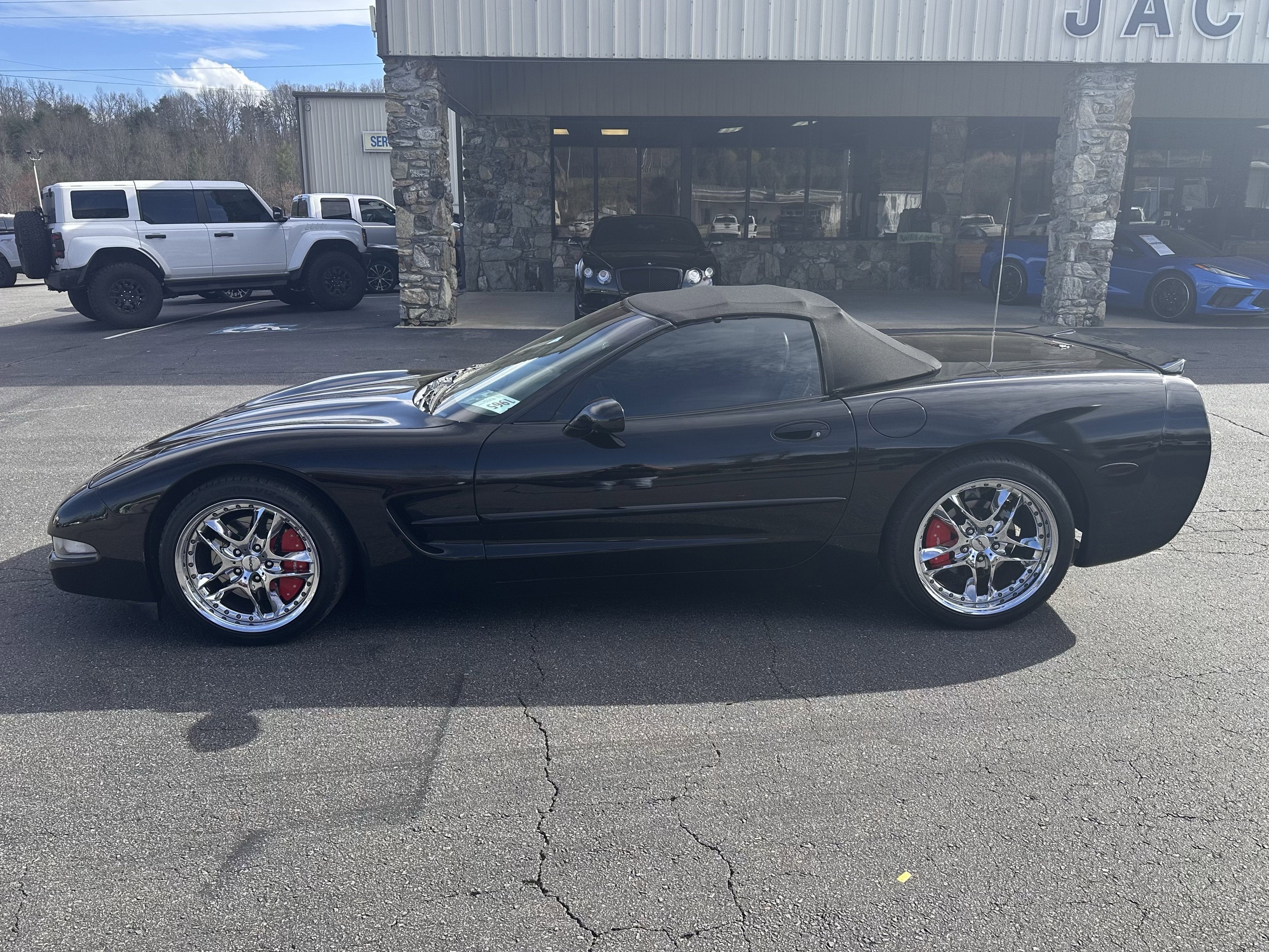 2000 Chevrolet Corvette 2dr Convertible