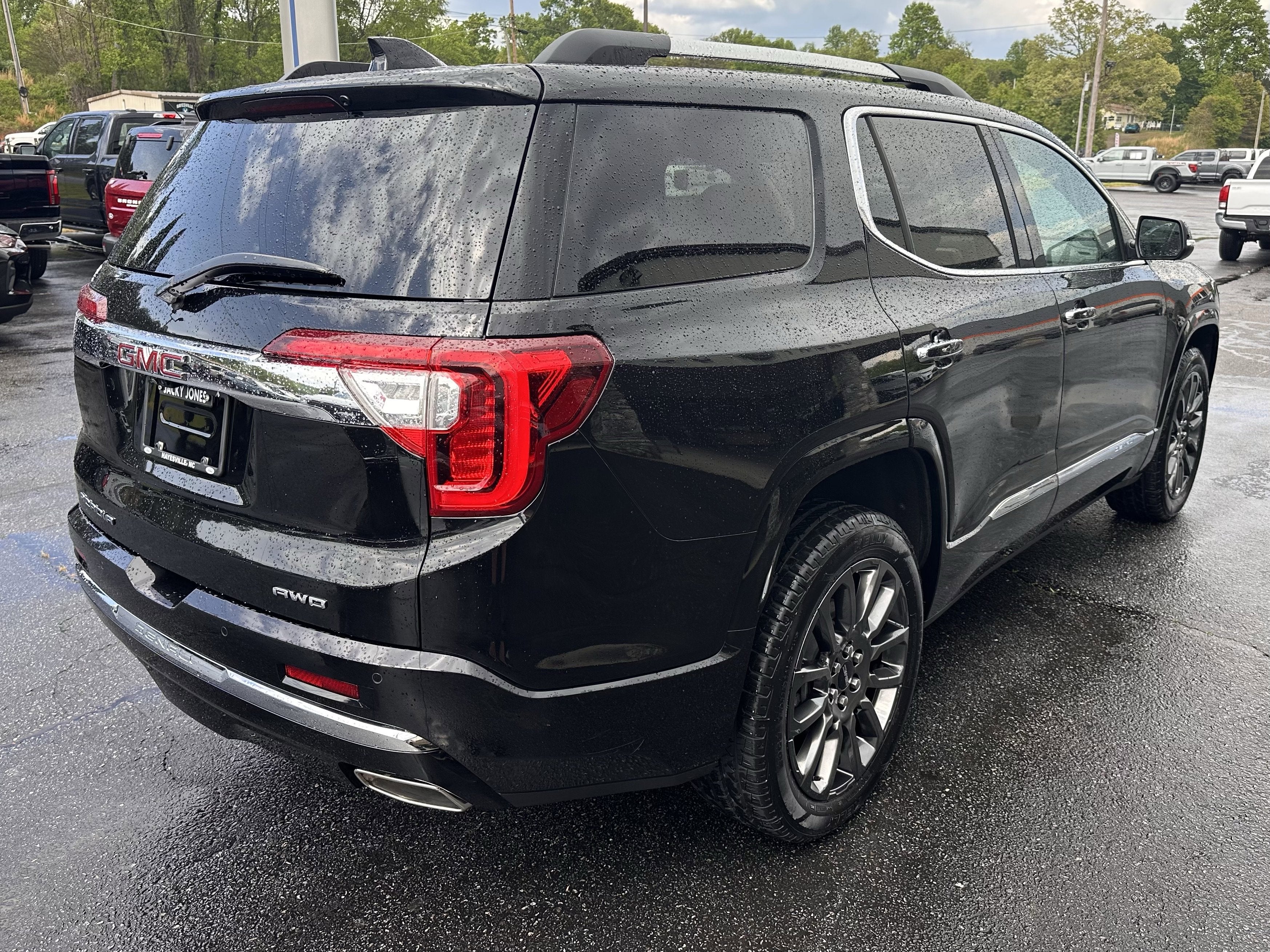 2023 GMC Acadia Denali