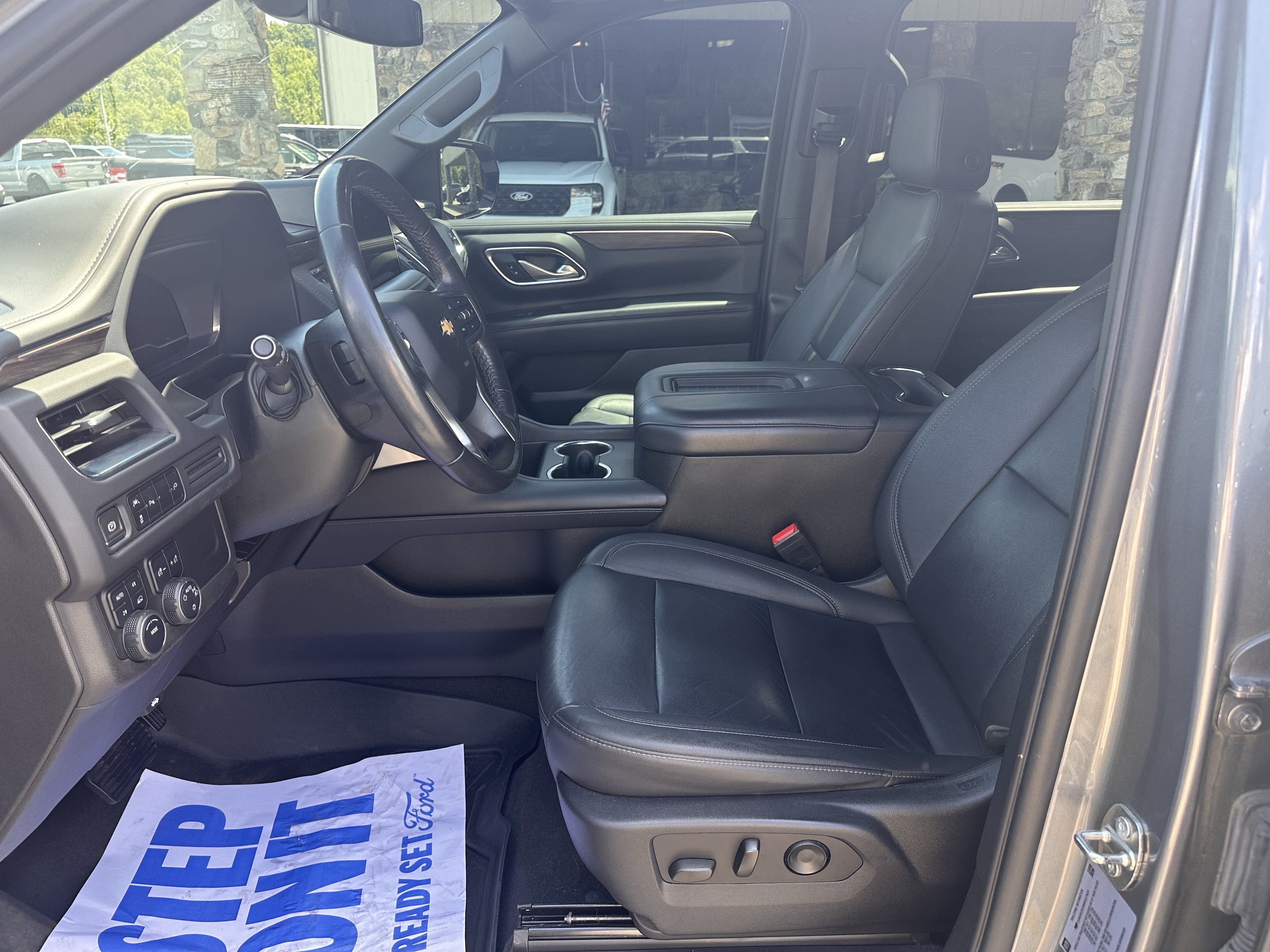 2022 Chevrolet Suburban LT