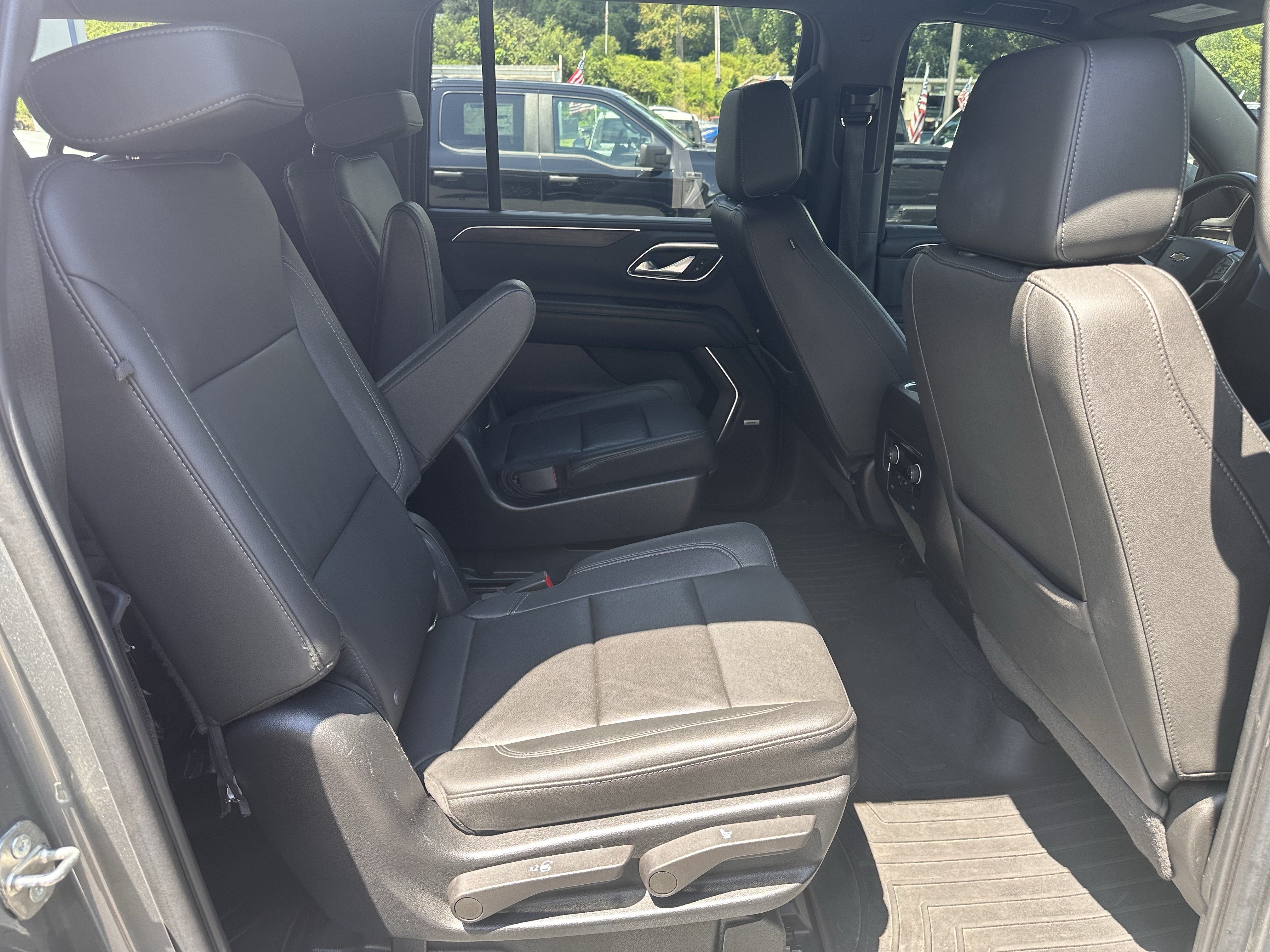 2022 Chevrolet Suburban LT