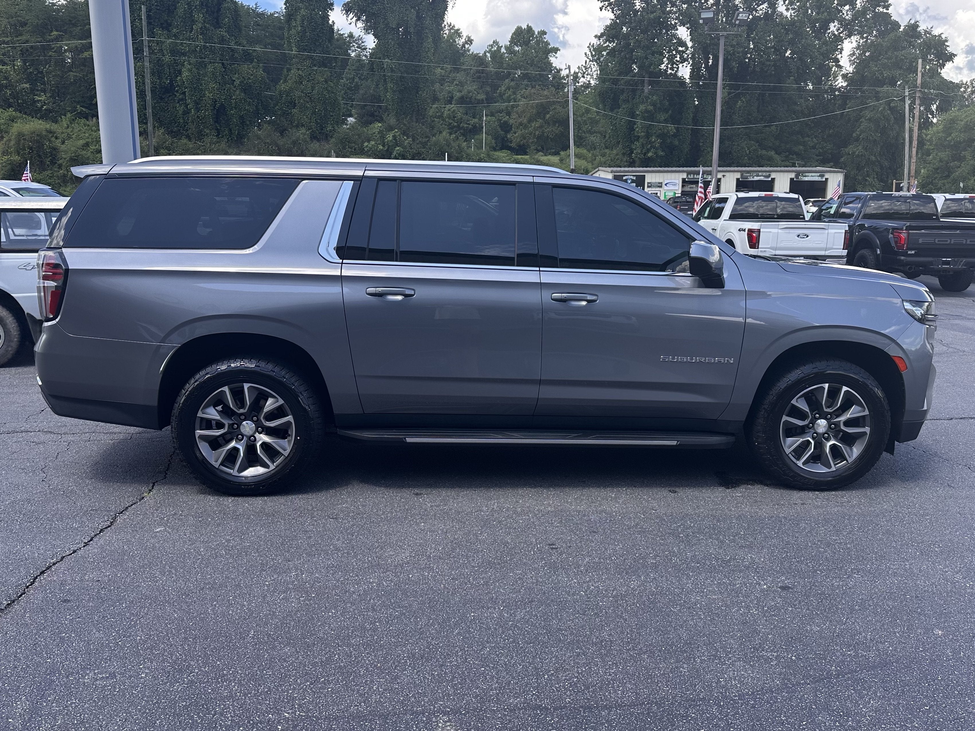 2022 Chevrolet Suburban LT