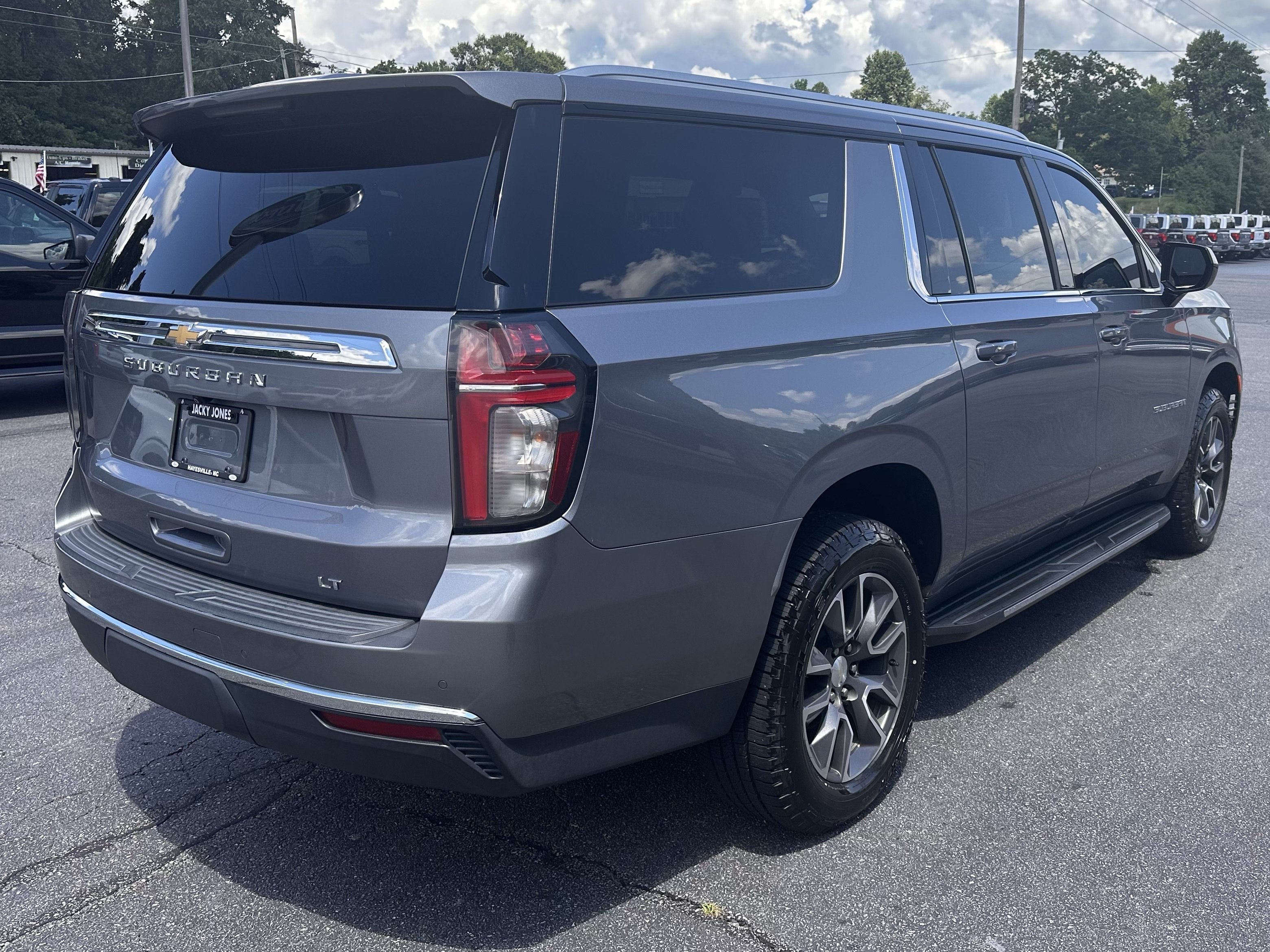 2022 Chevrolet Suburban LT