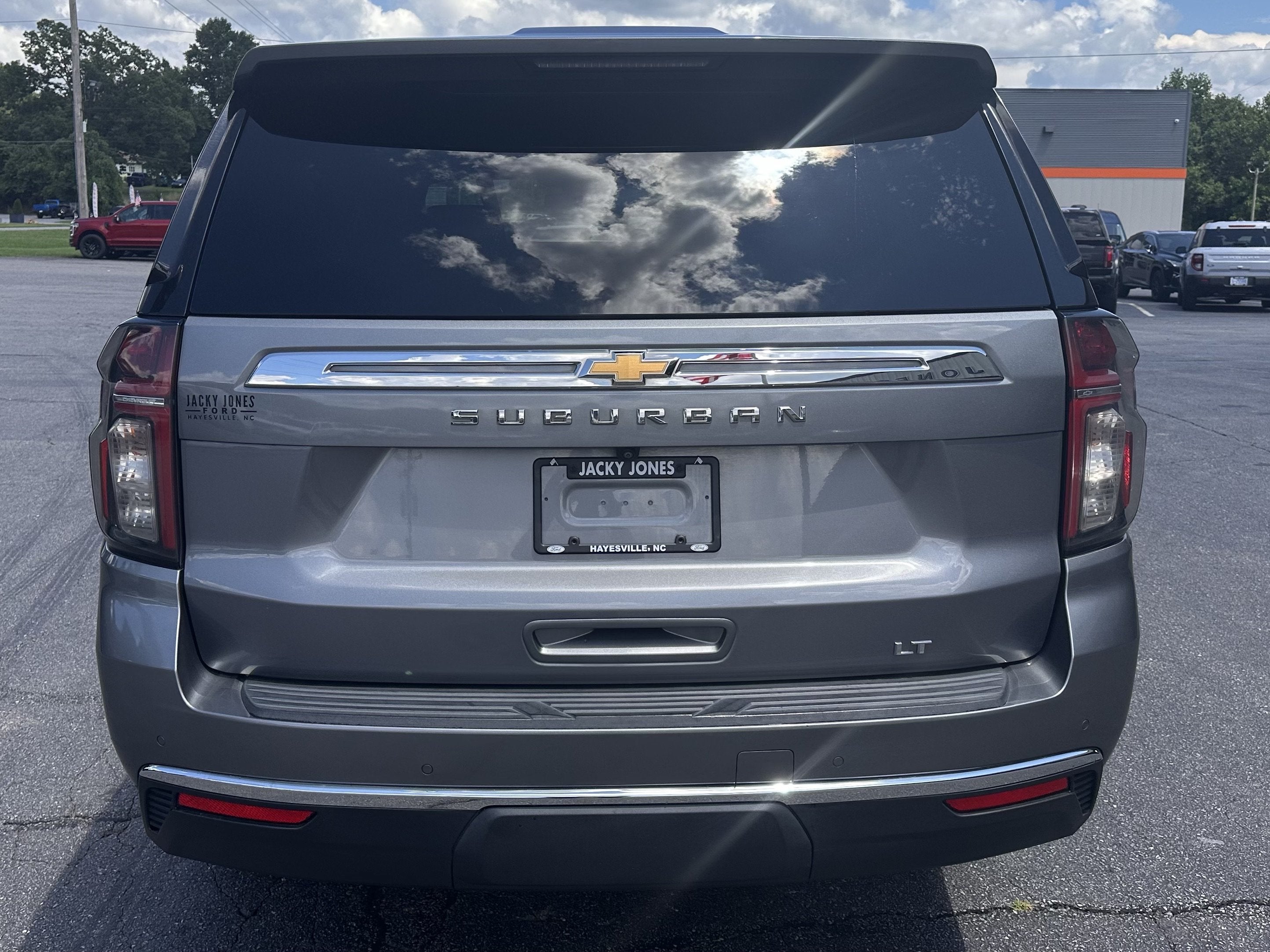 2022 Chevrolet Suburban LT