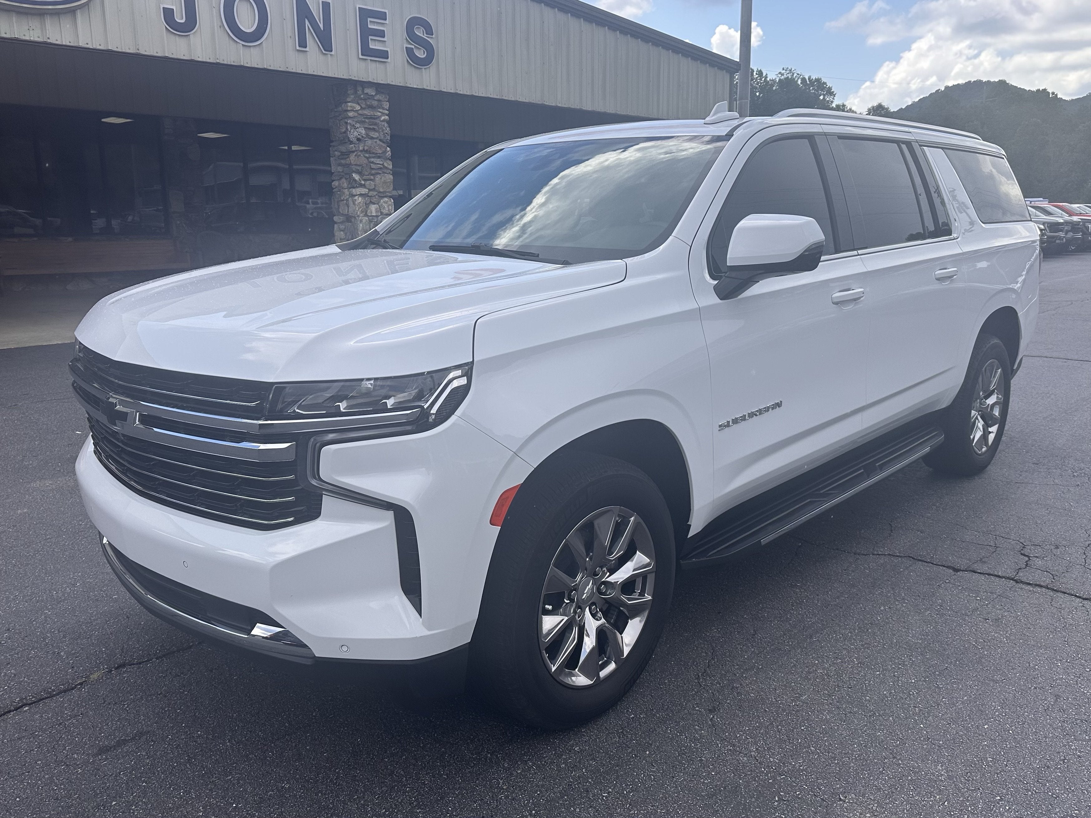 2022 Chevrolet Suburban LT