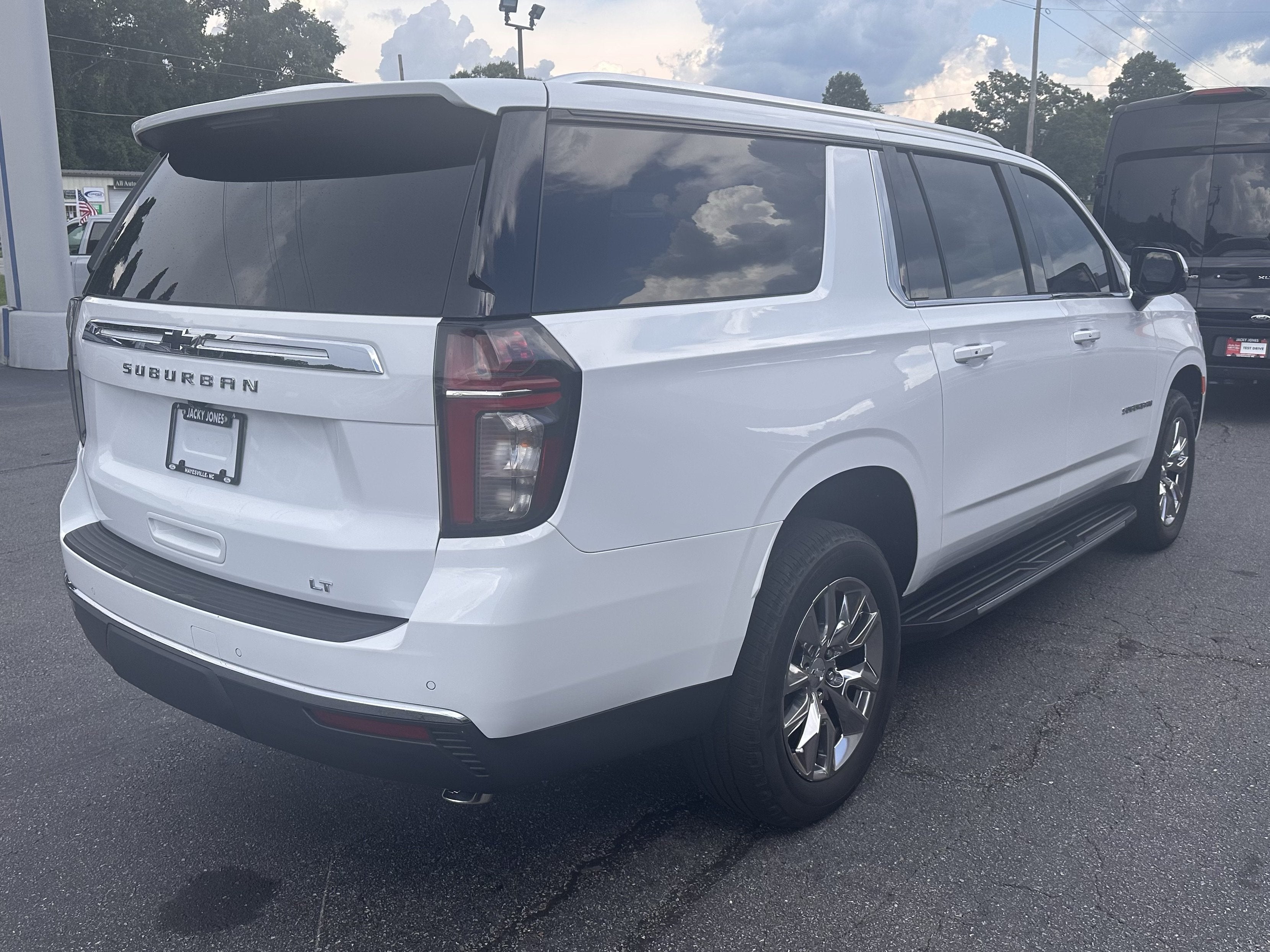 2022 Chevrolet Suburban LT