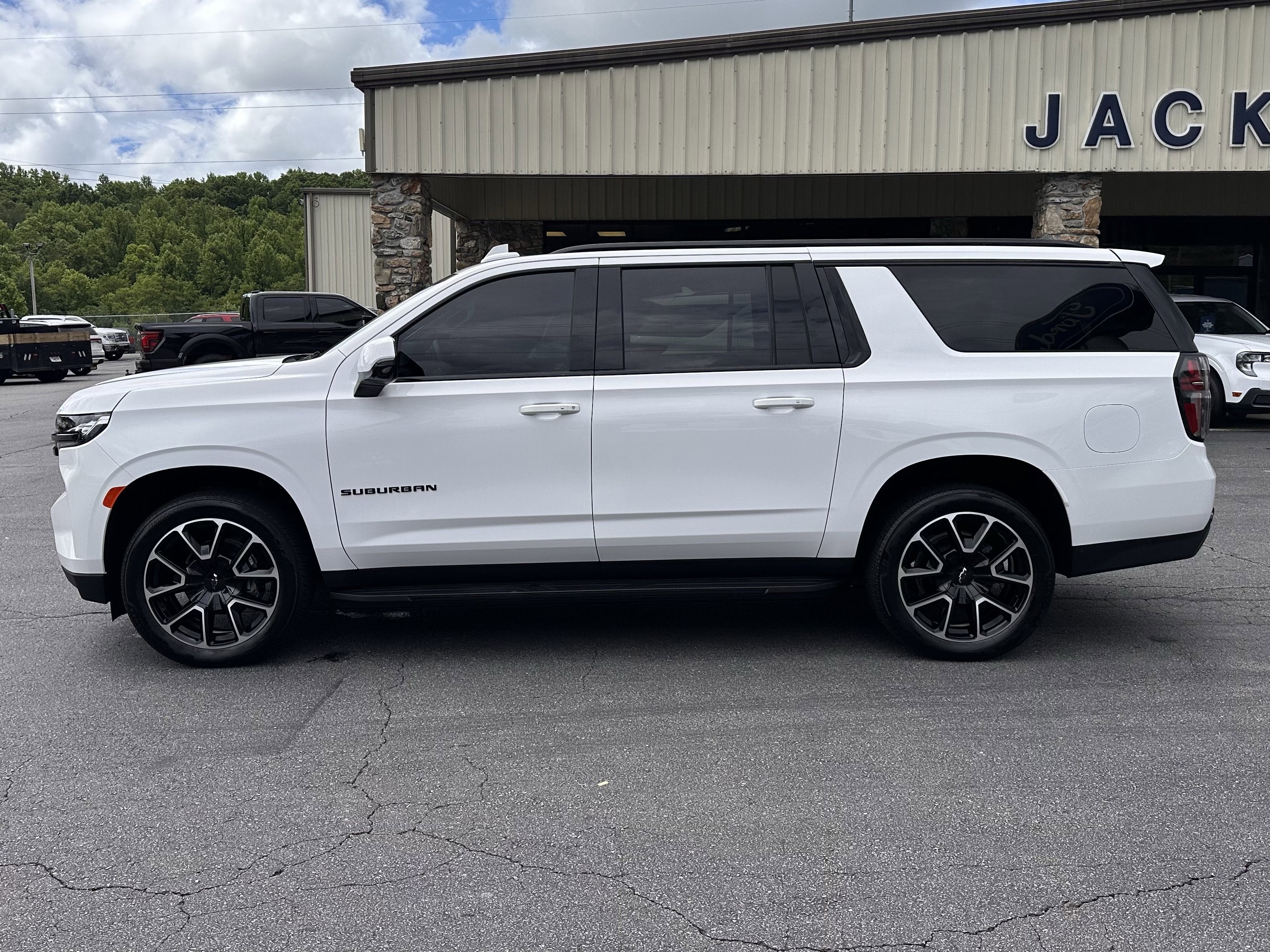 2024 Chevrolet Suburban RST