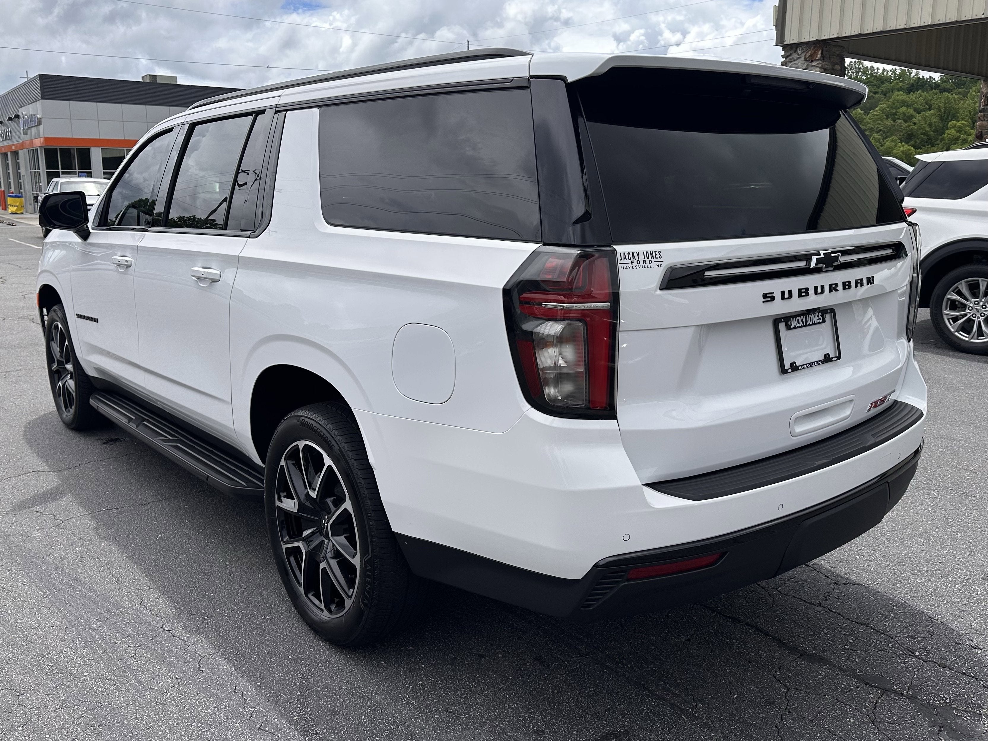 2024 Chevrolet Suburban RST