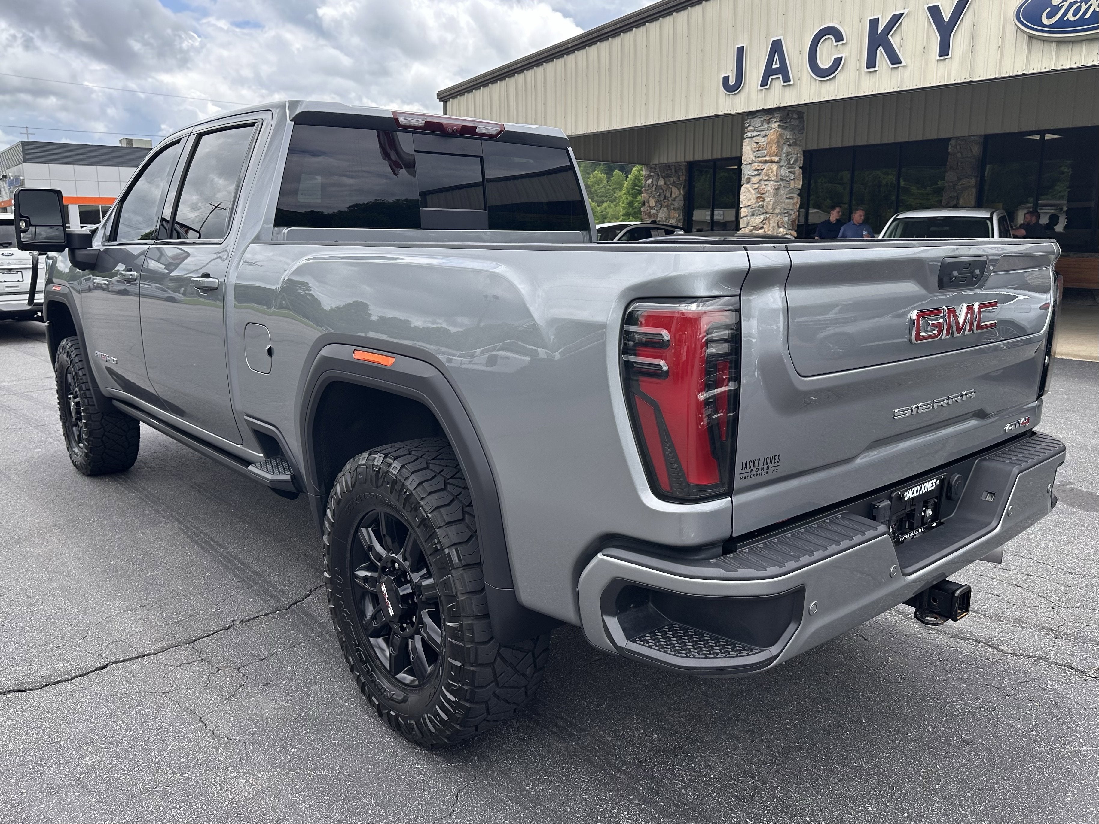 2024 GMC Sierra 2500HD AT4