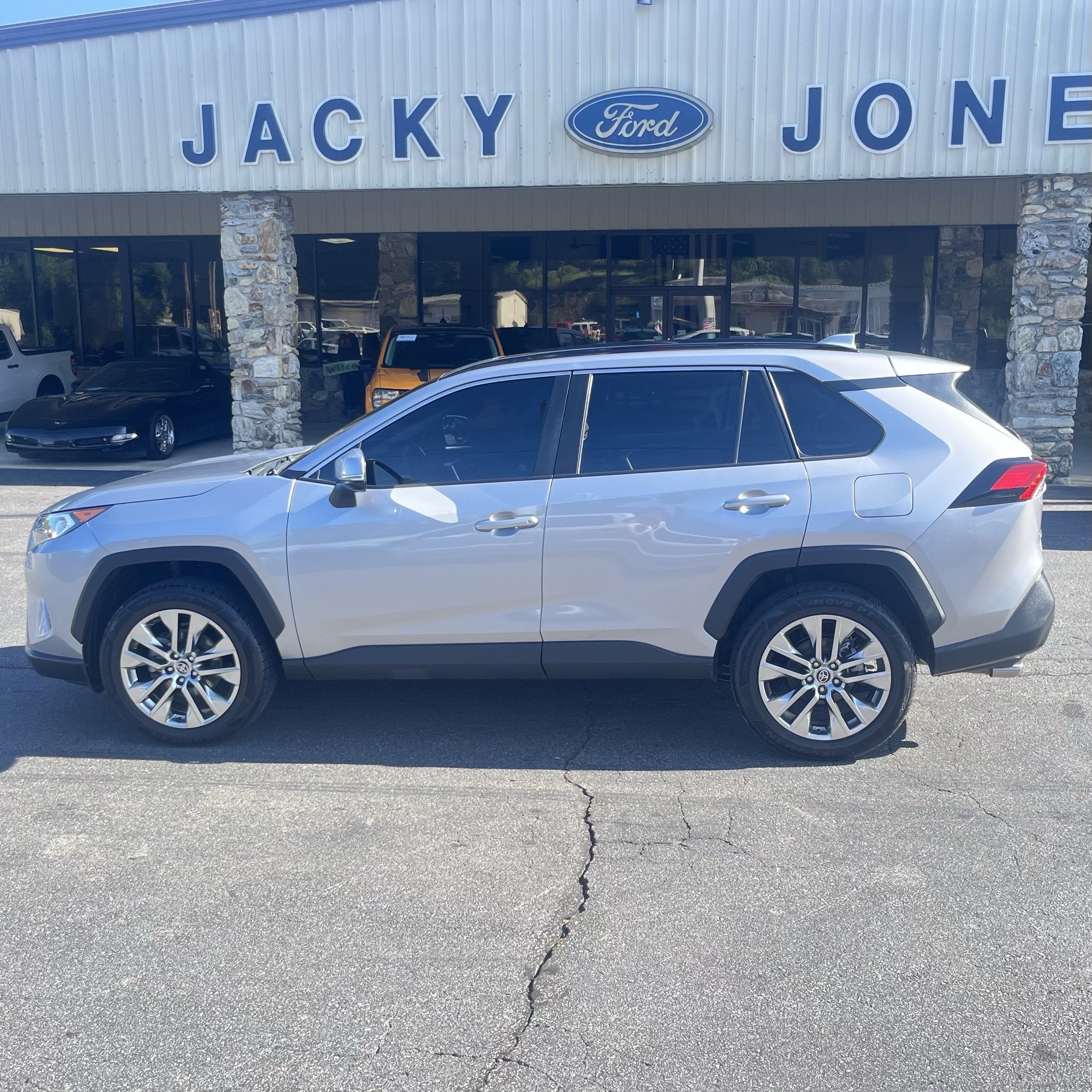 2021 Toyota RAV4 XLE Premium
