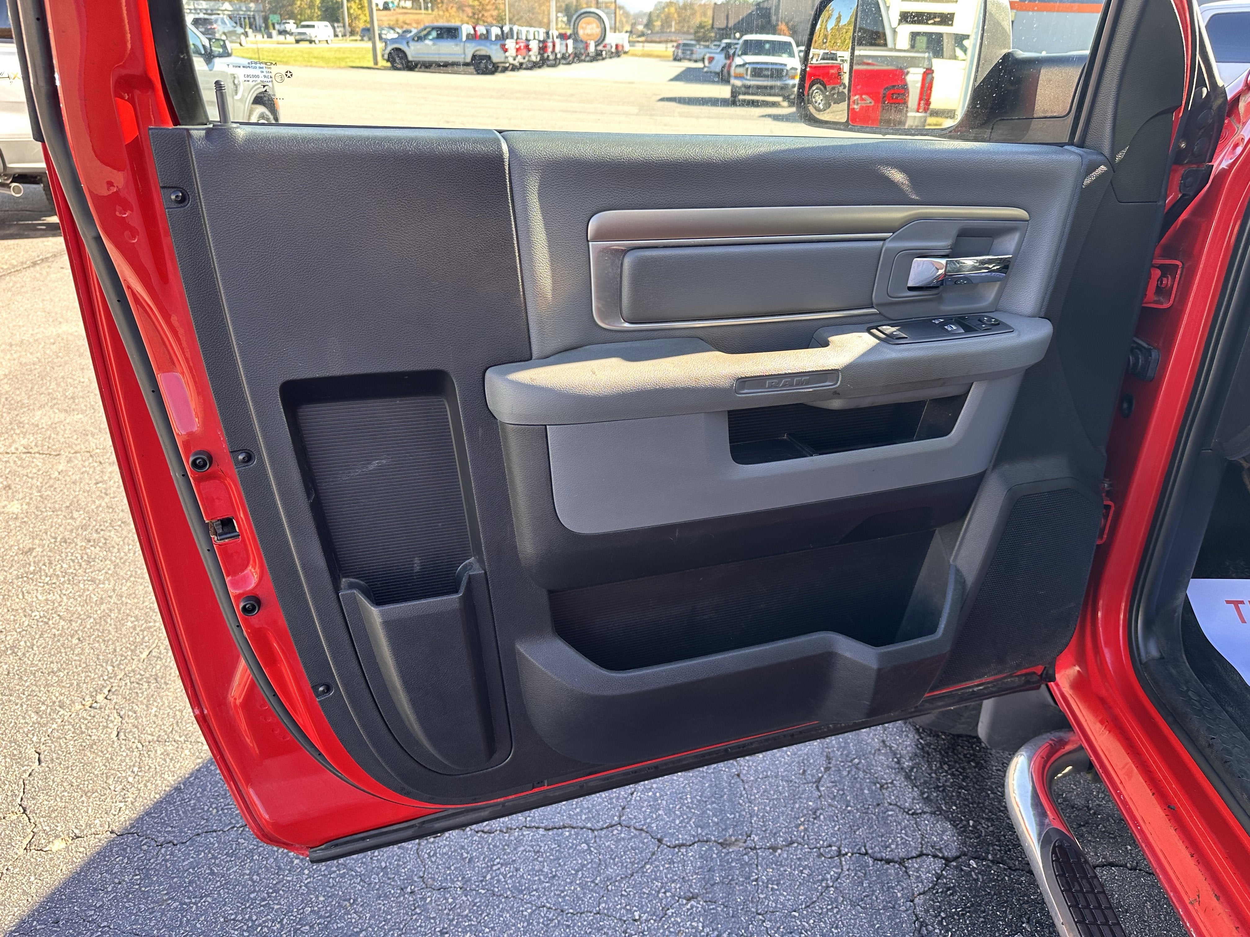 2015 RAM 3500 Tradesman Dump Body