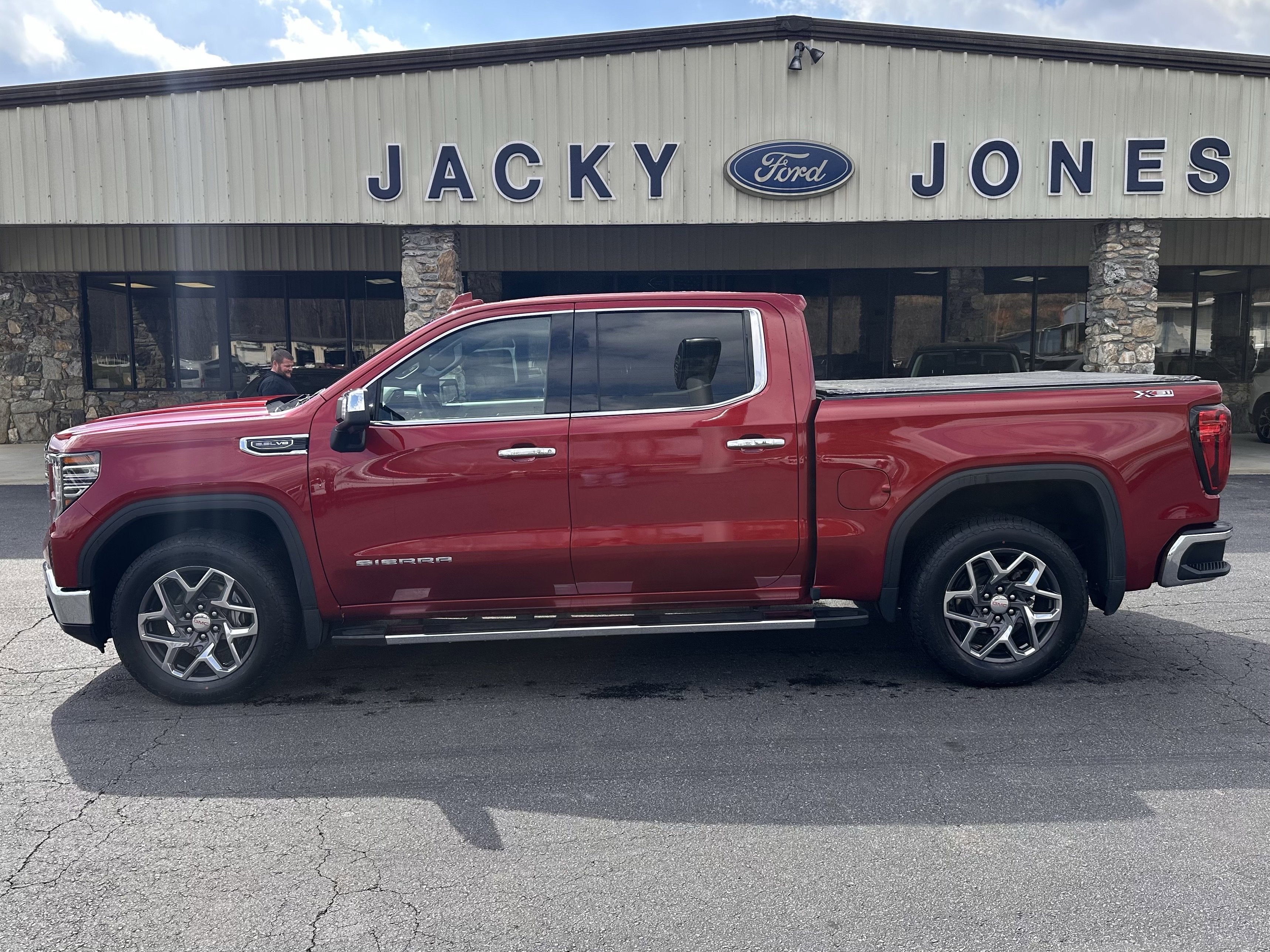 2023 GMC Sierra 1500 SLT