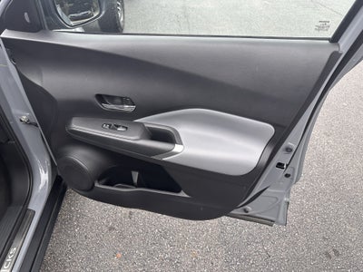 2022 Nissan Kicks SR