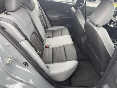 2022 Nissan Kicks SR