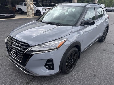 2022 Nissan Kicks SR