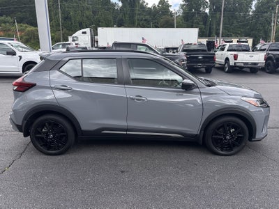 2022 Nissan Kicks SR