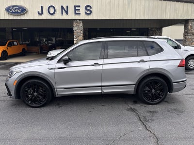 2022 Volkswagen Tiguan SE R-Line Black