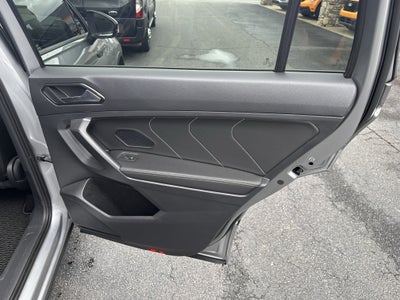 2022 Volkswagen Tiguan SE R-Line Black