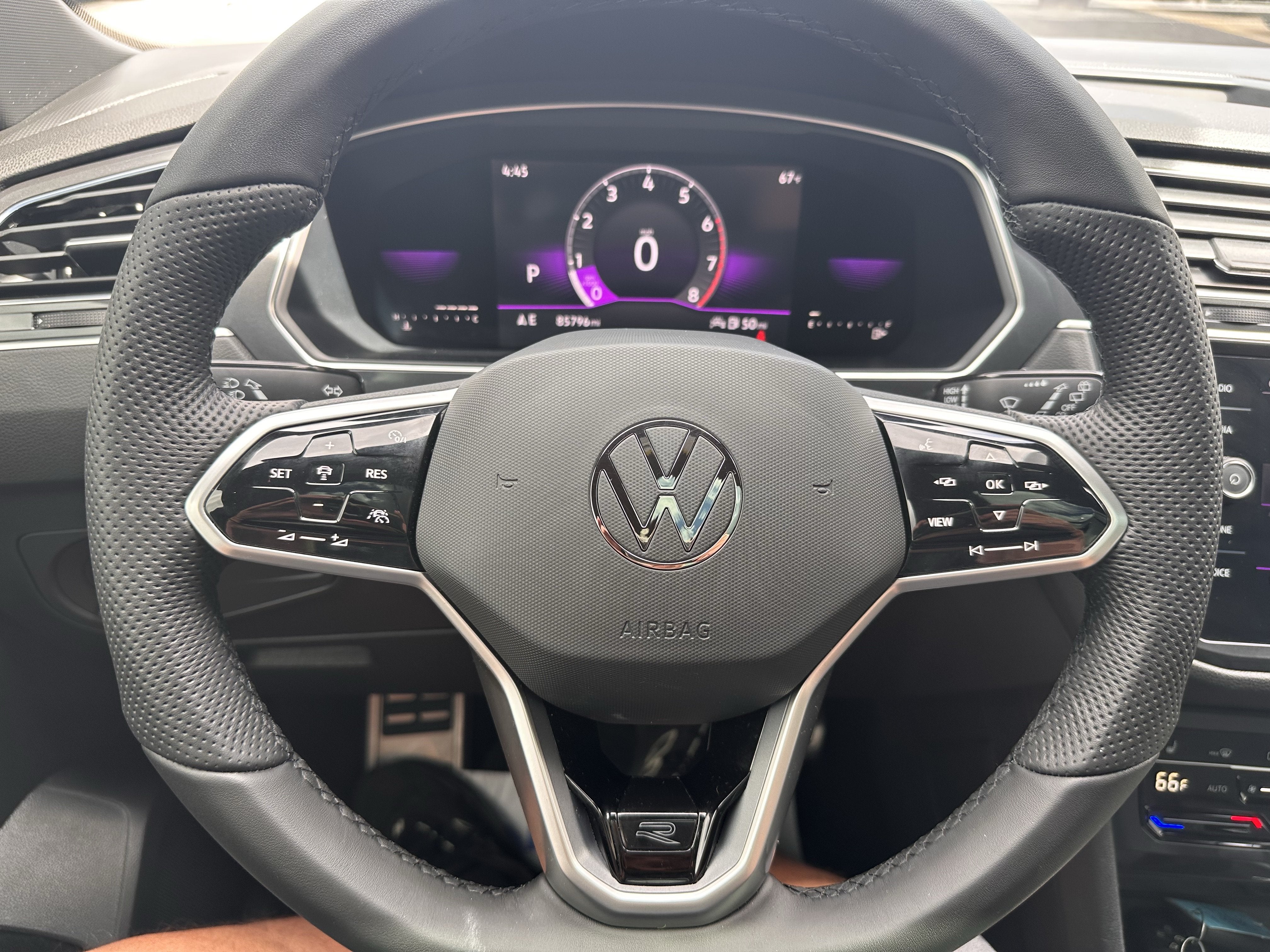 2022 Volkswagen Tiguan SE R-Line Black