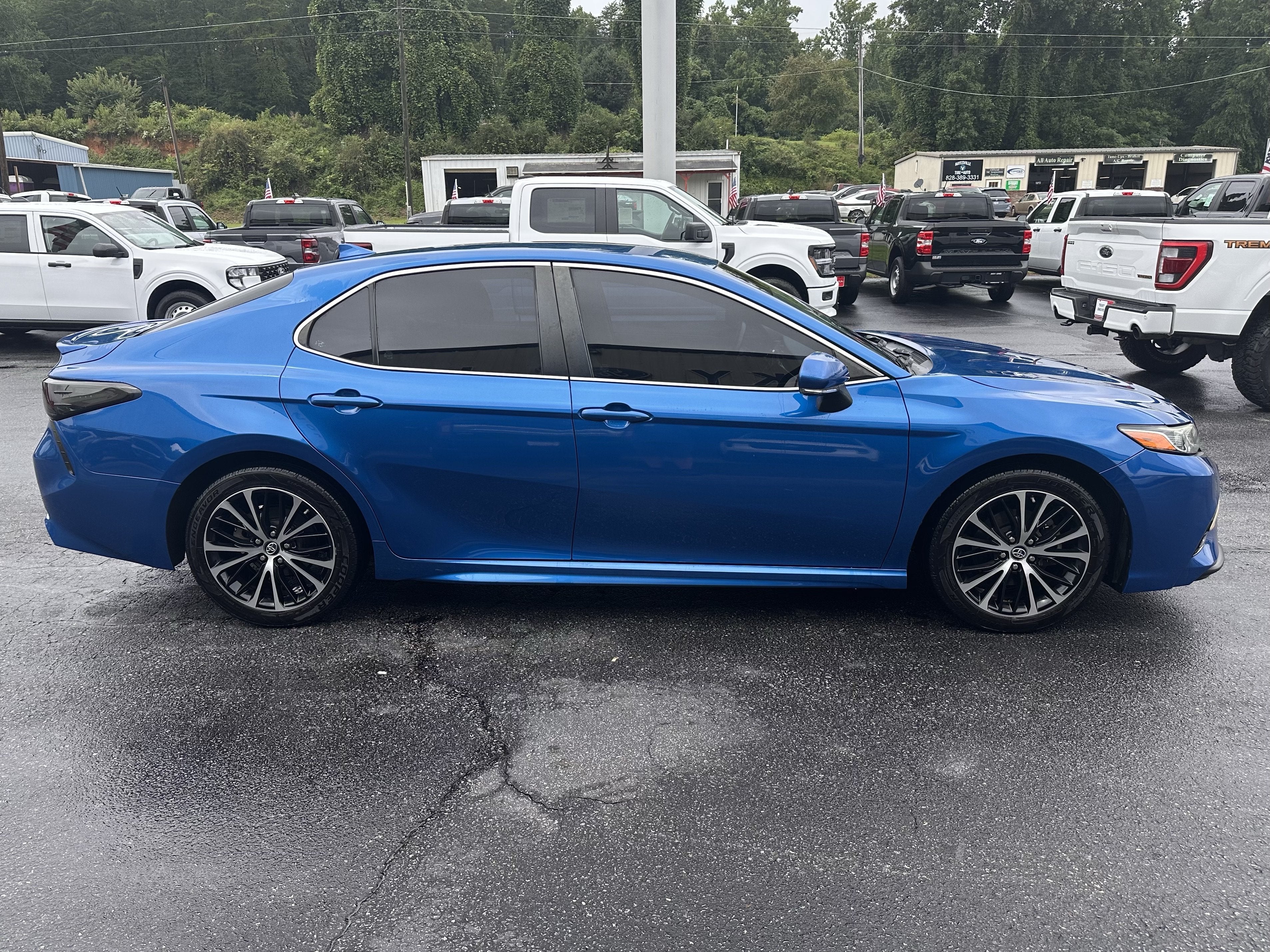 2019 Toyota Camry SE