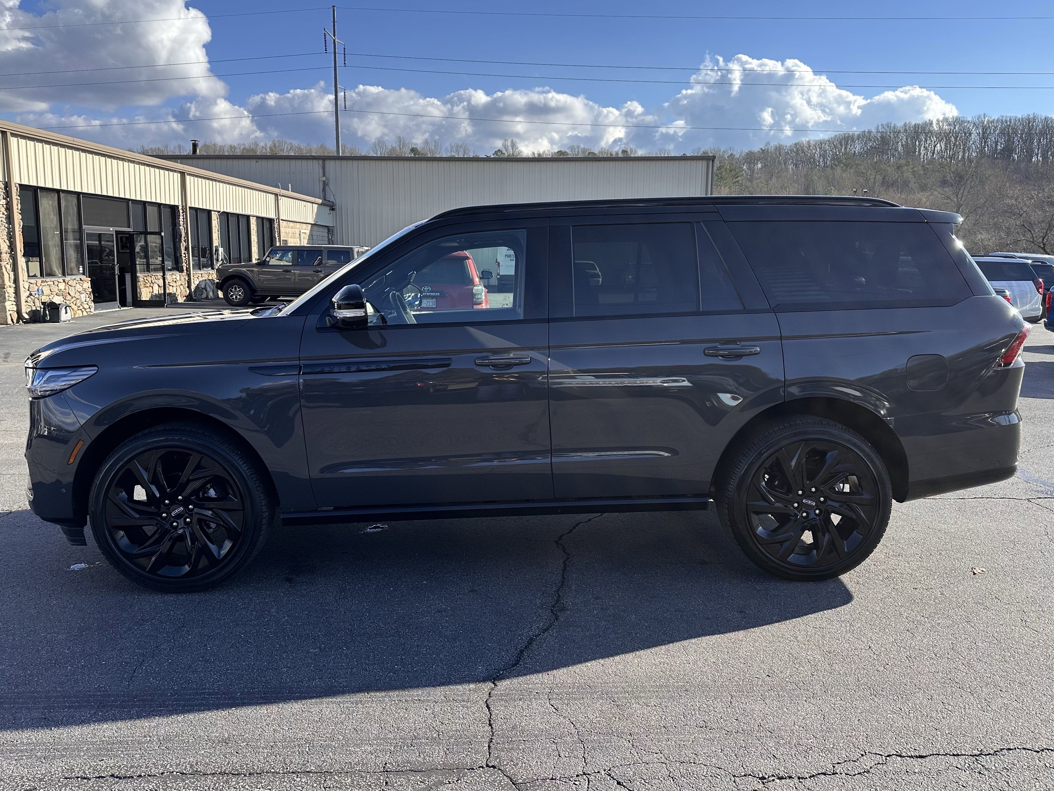 2025 Lincoln Navigator Black Label