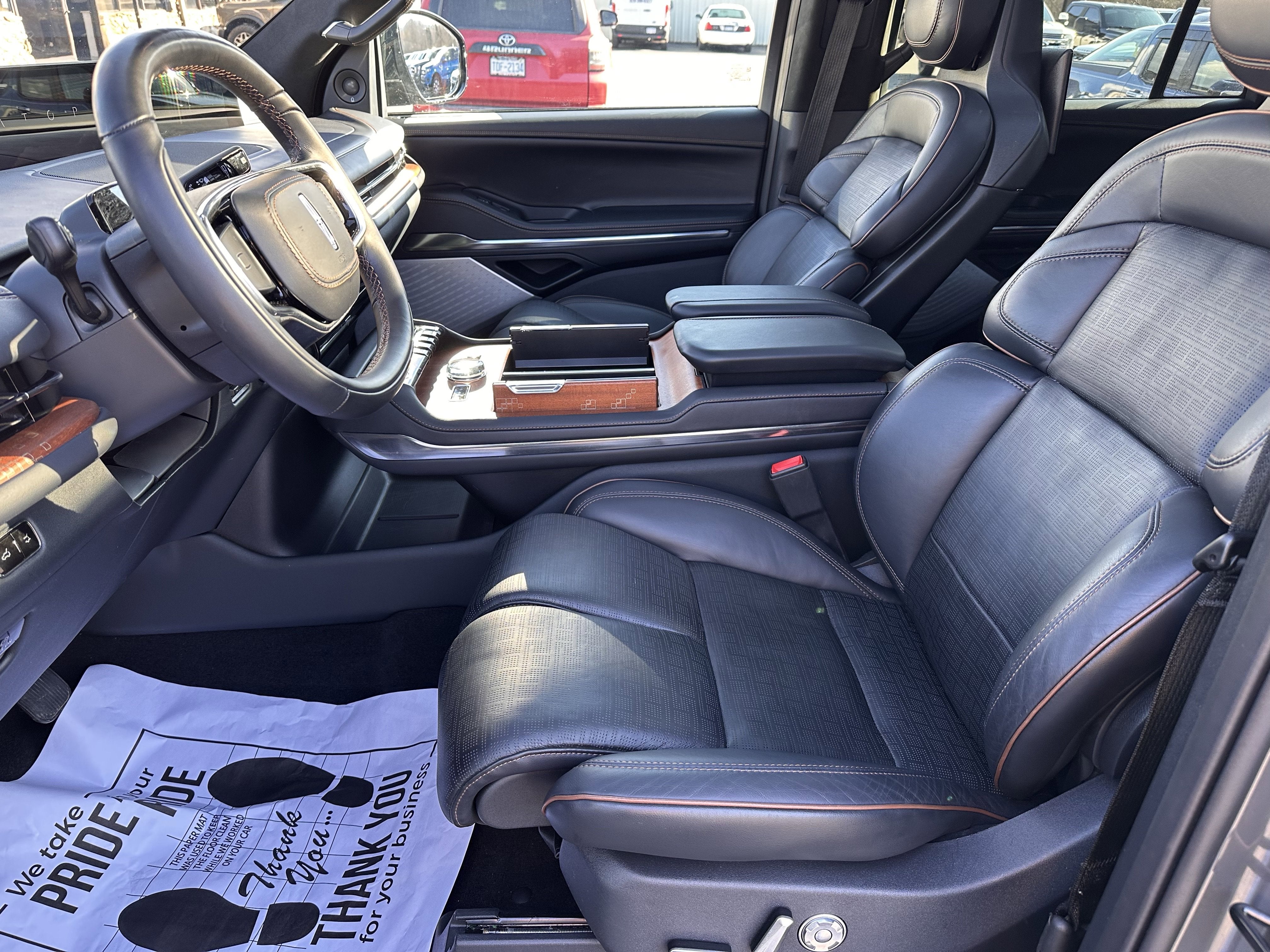 2025 Lincoln Navigator Black Label