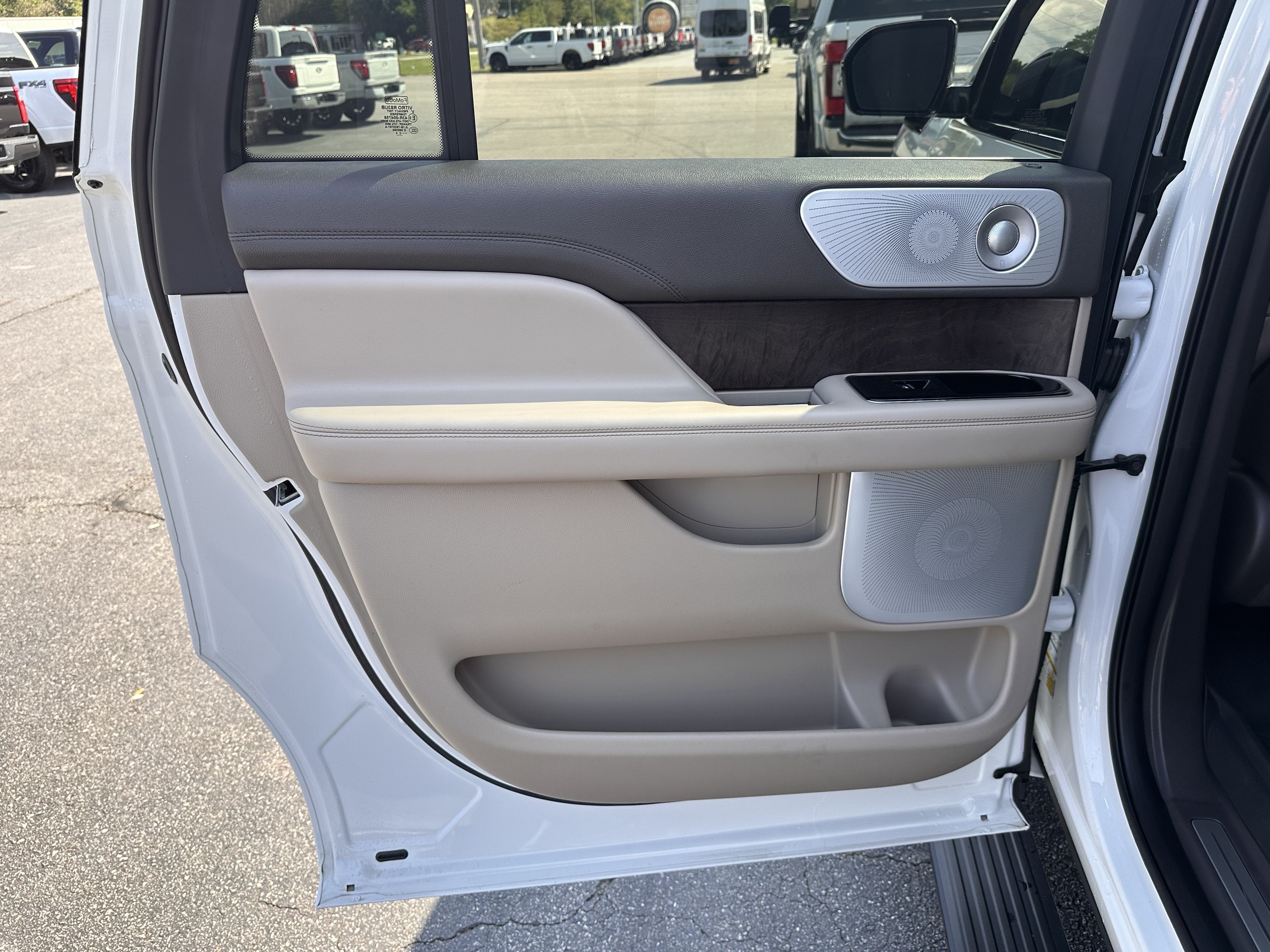 2024 Lincoln Navigator L Reserve