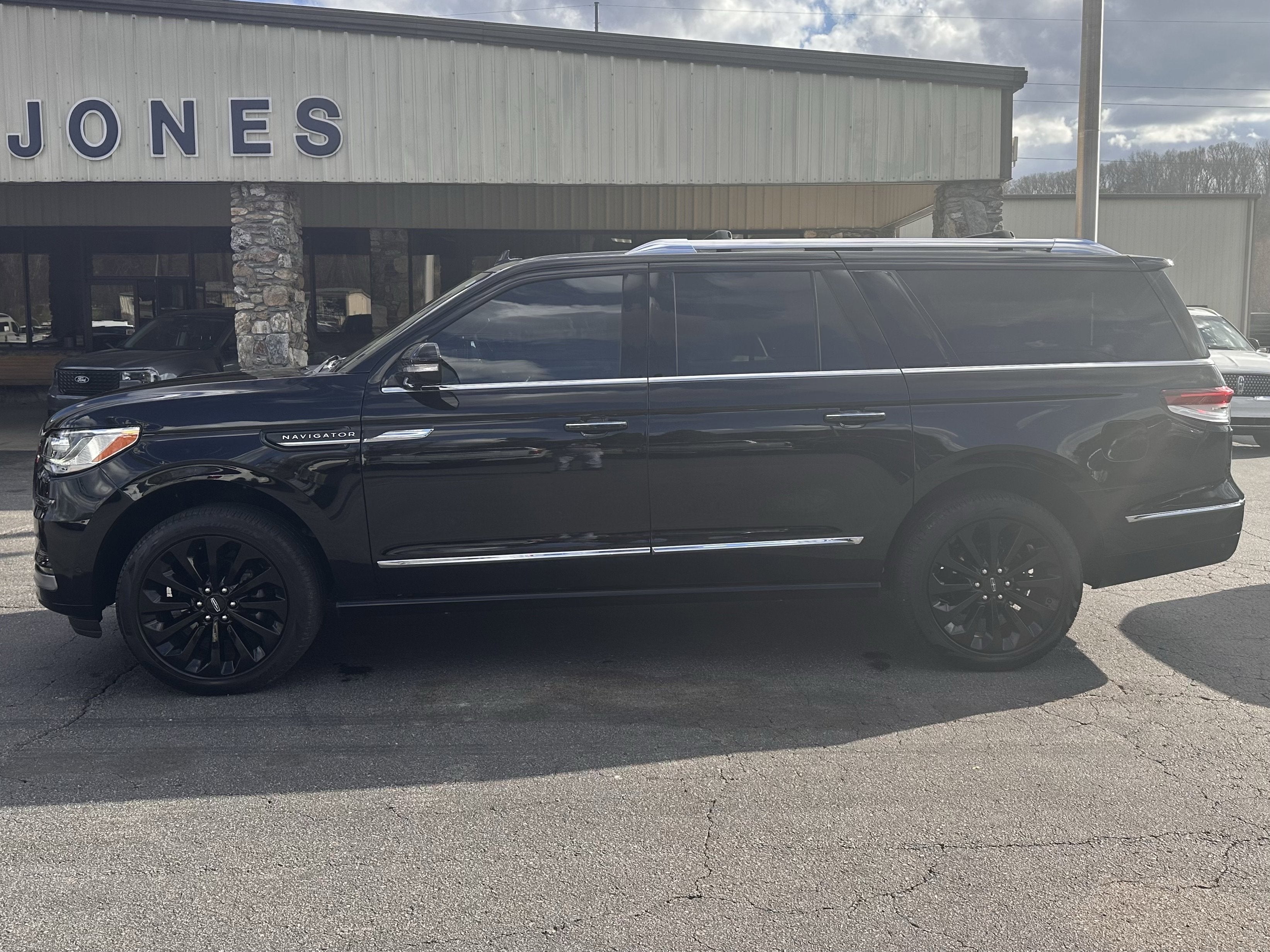 2023 Lincoln Navigator L Reserve