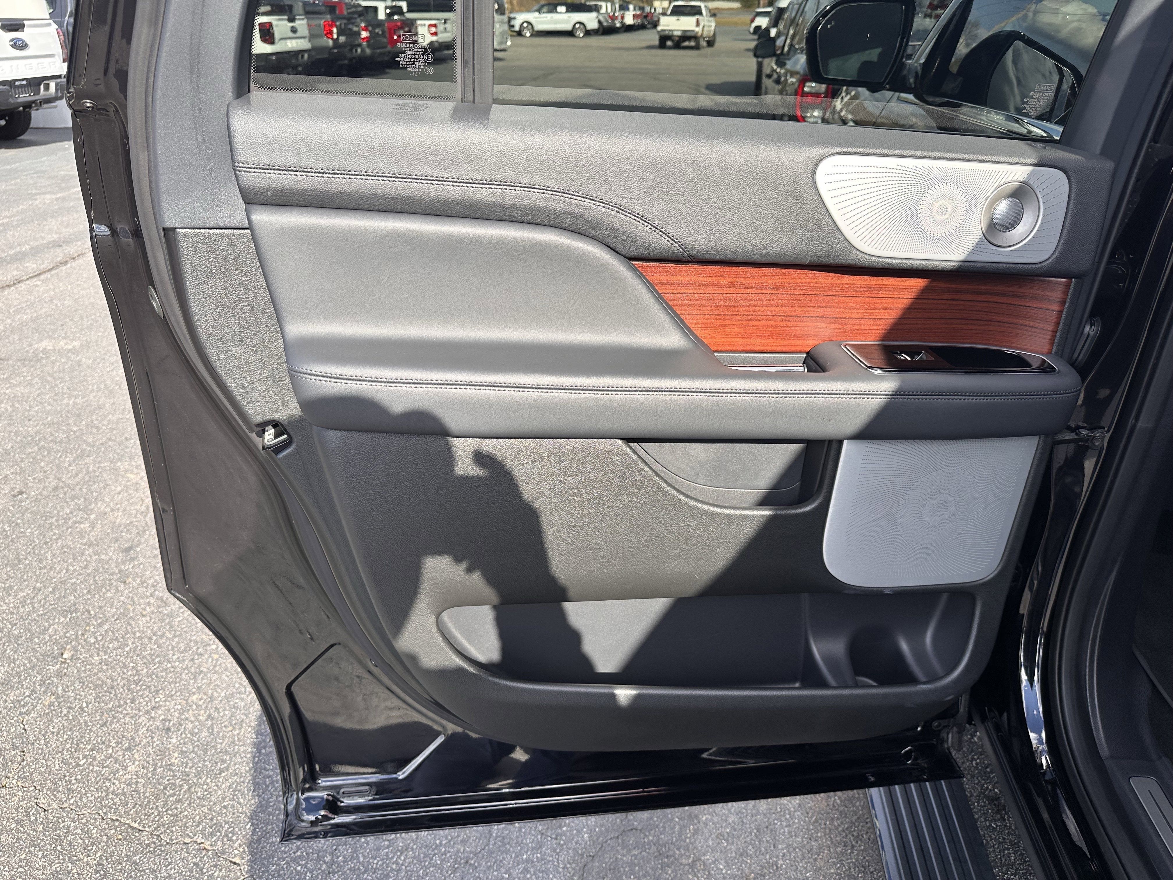 2023 Lincoln Navigator L Reserve