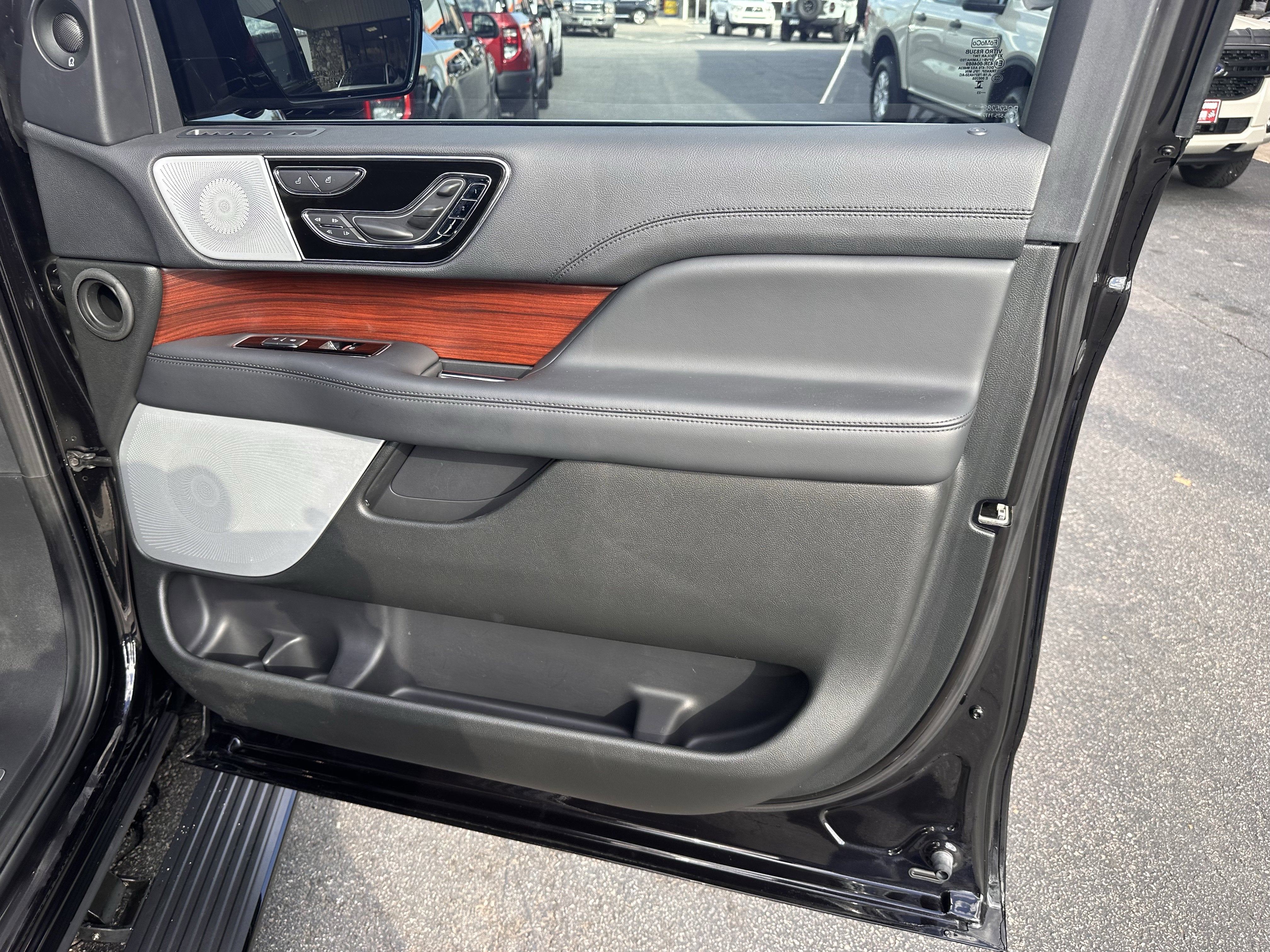 2023 Lincoln Navigator L Reserve