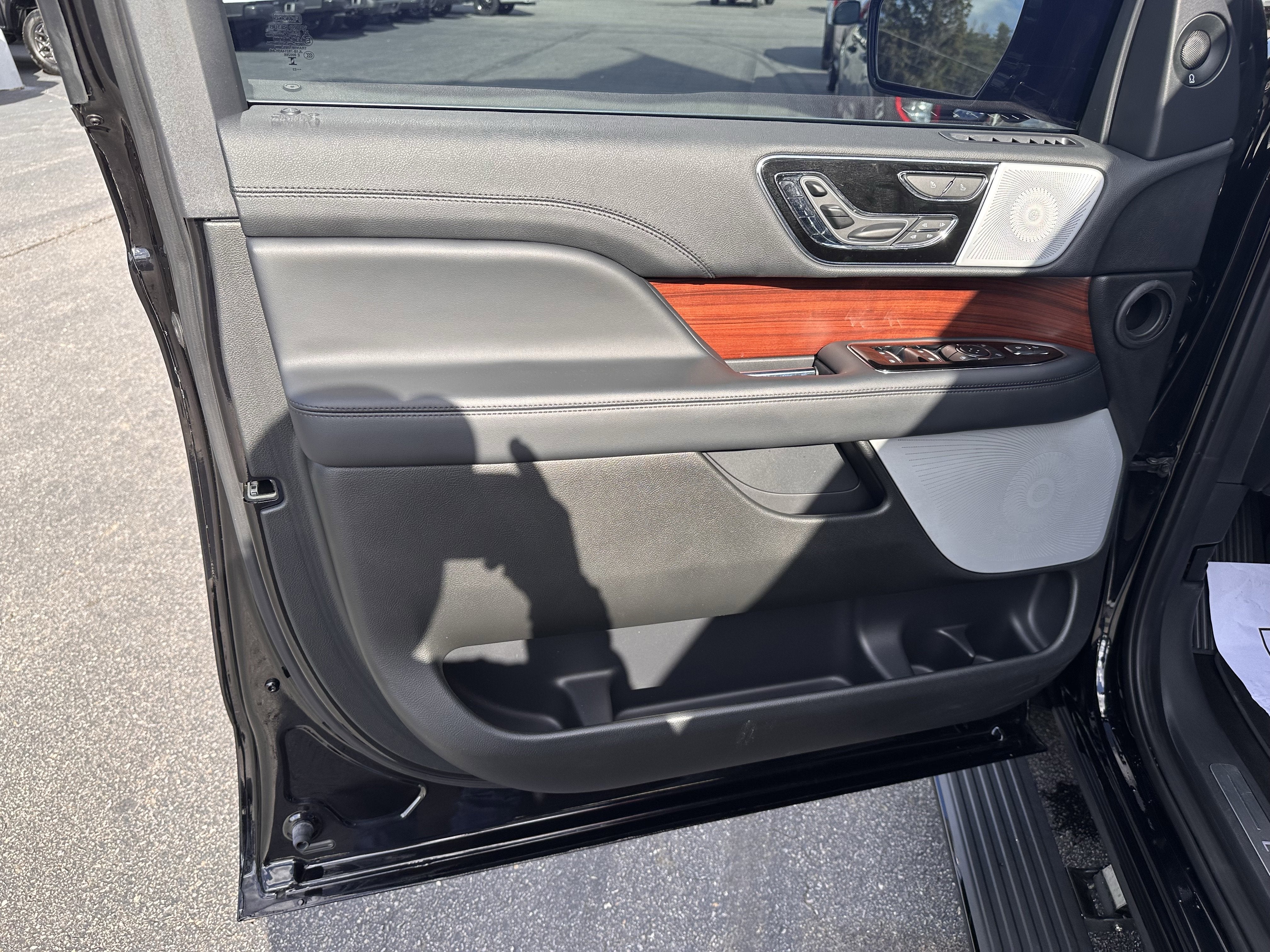 2023 Lincoln Navigator L Reserve