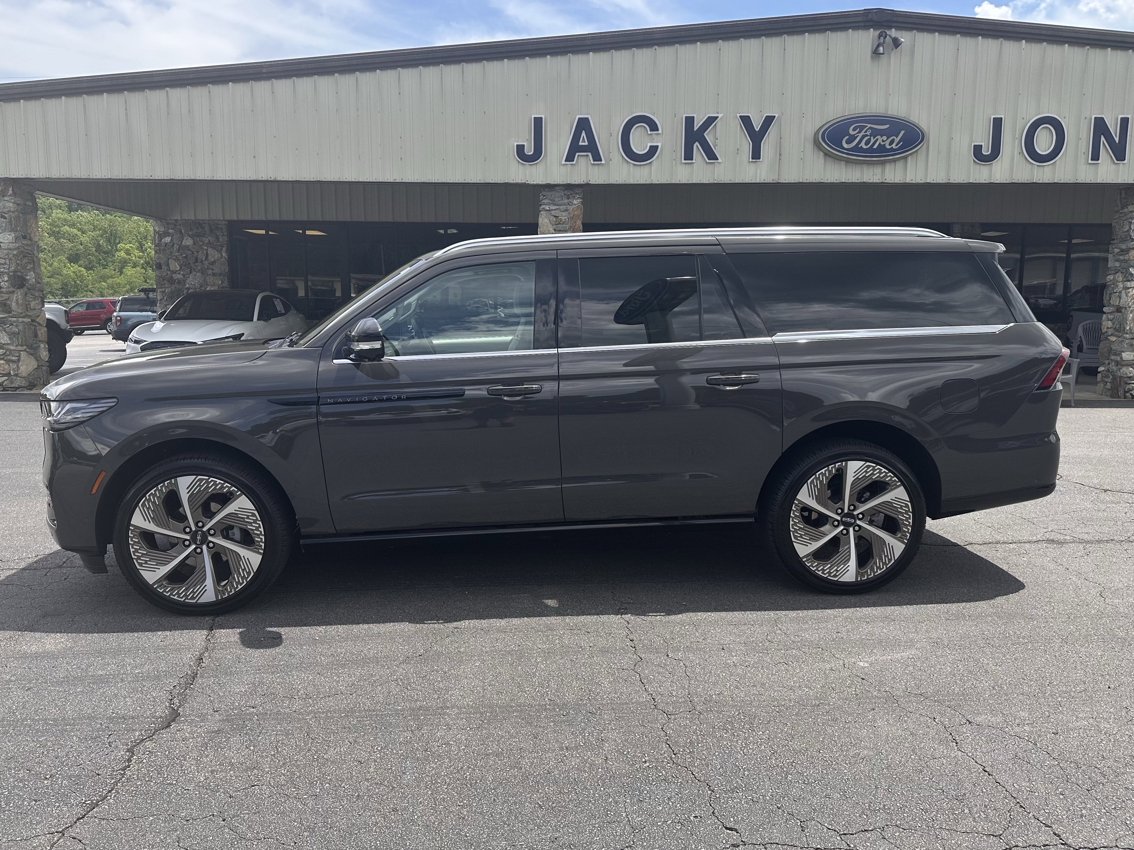 2025 Lincoln Navigator L Black Label